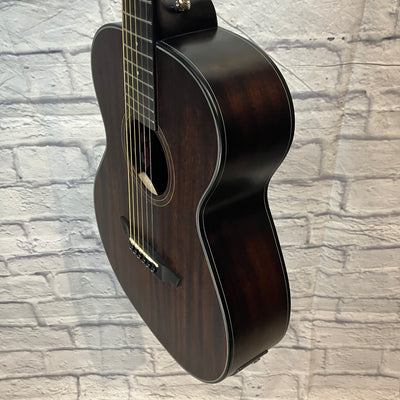 Orangewood Oliver Jr Mahogany Acoustic Guitar w/ Gig Bag