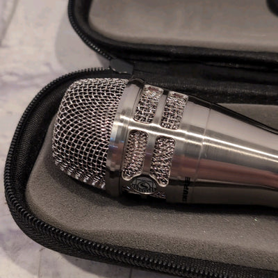 Shure KSM8 / N Handheld Dualdyne Cardioid Dynamic Microphone