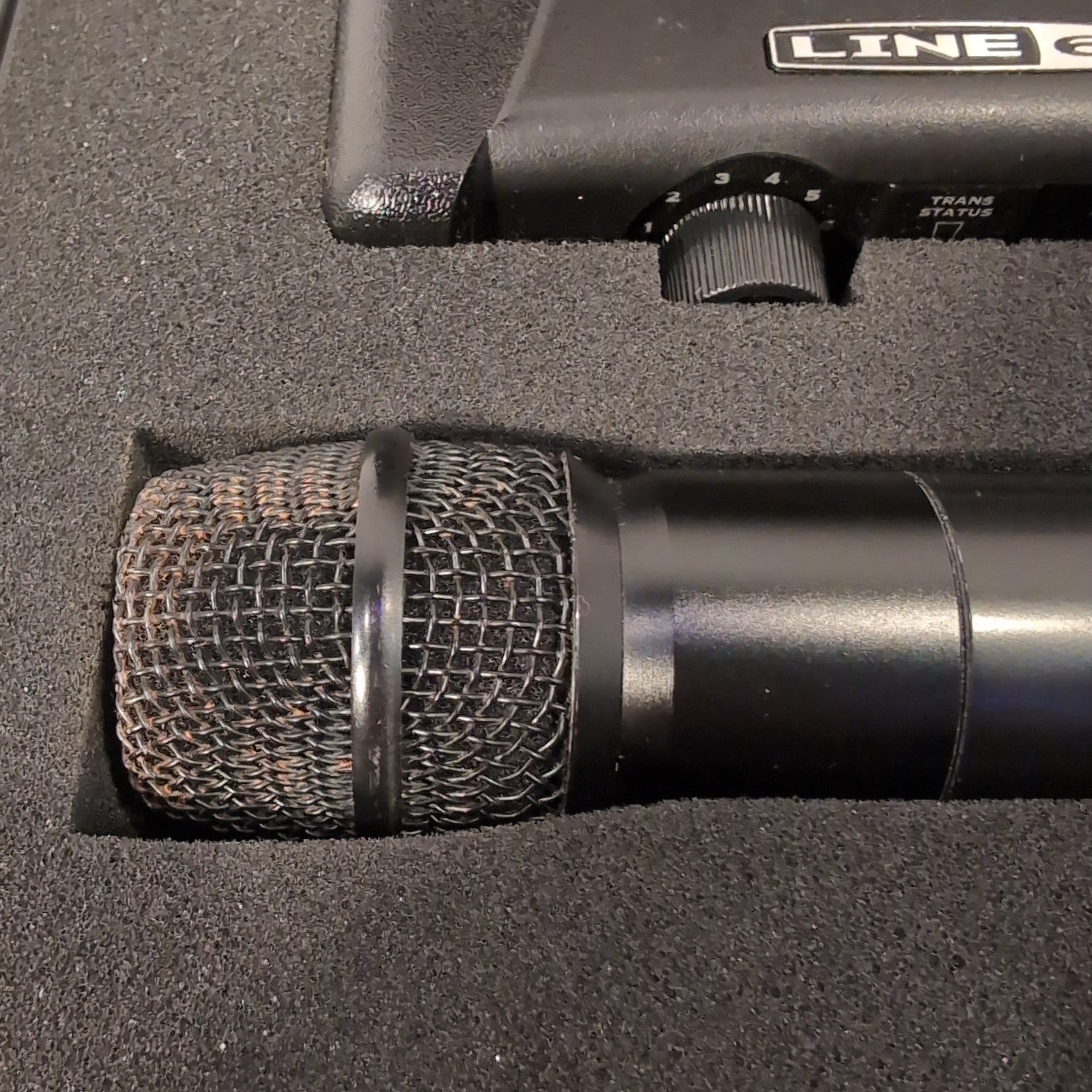 Line 6 XD-V30 Wireless Microphone System