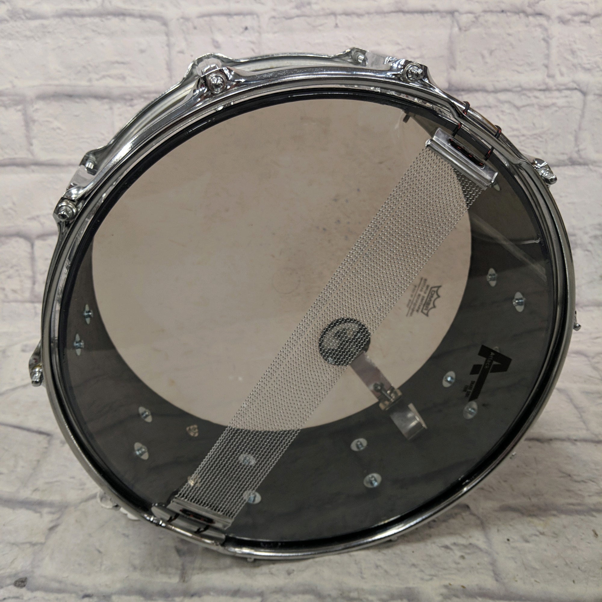 Remo 14x5.5 UMI Chrome Snare Drum