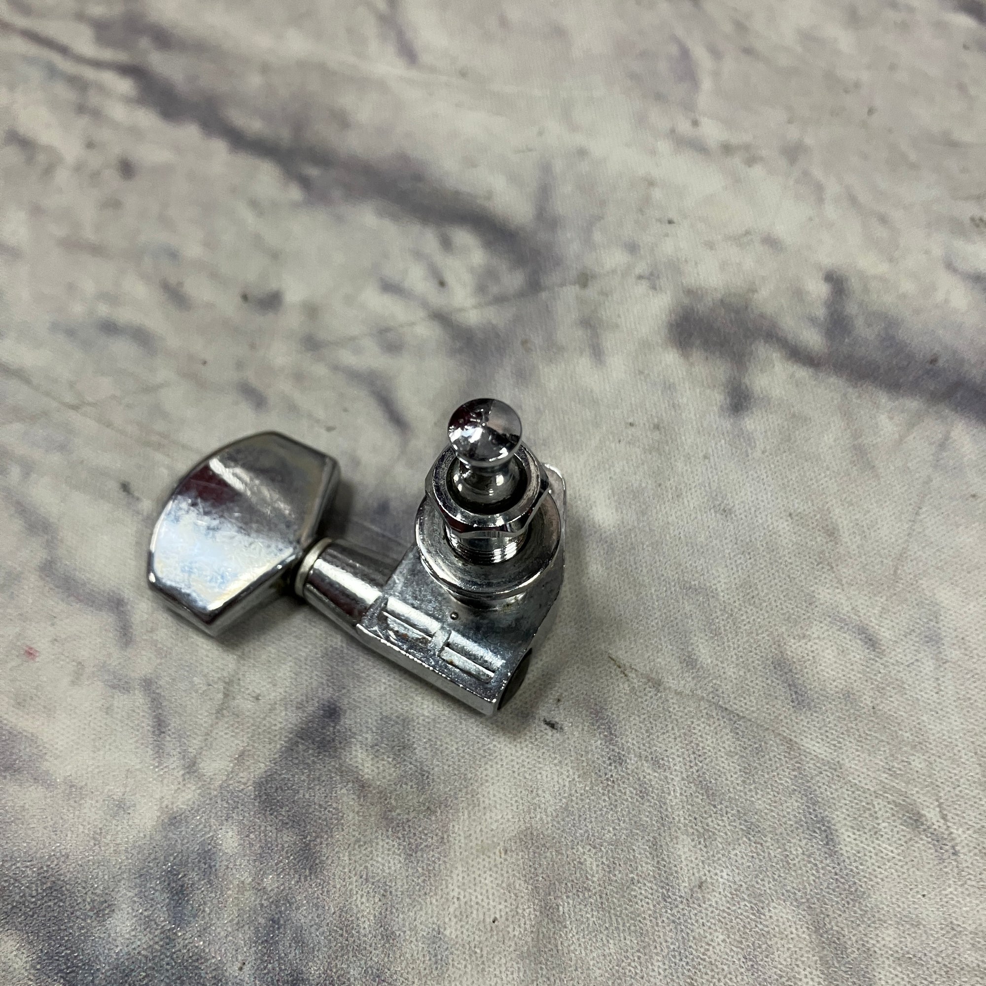 Alvarez Single 3x3 Tuning Machine Treble Side