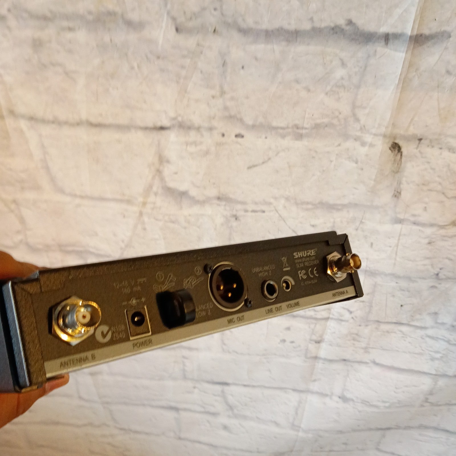 Shure SLX4  Wireless Rack Receiver