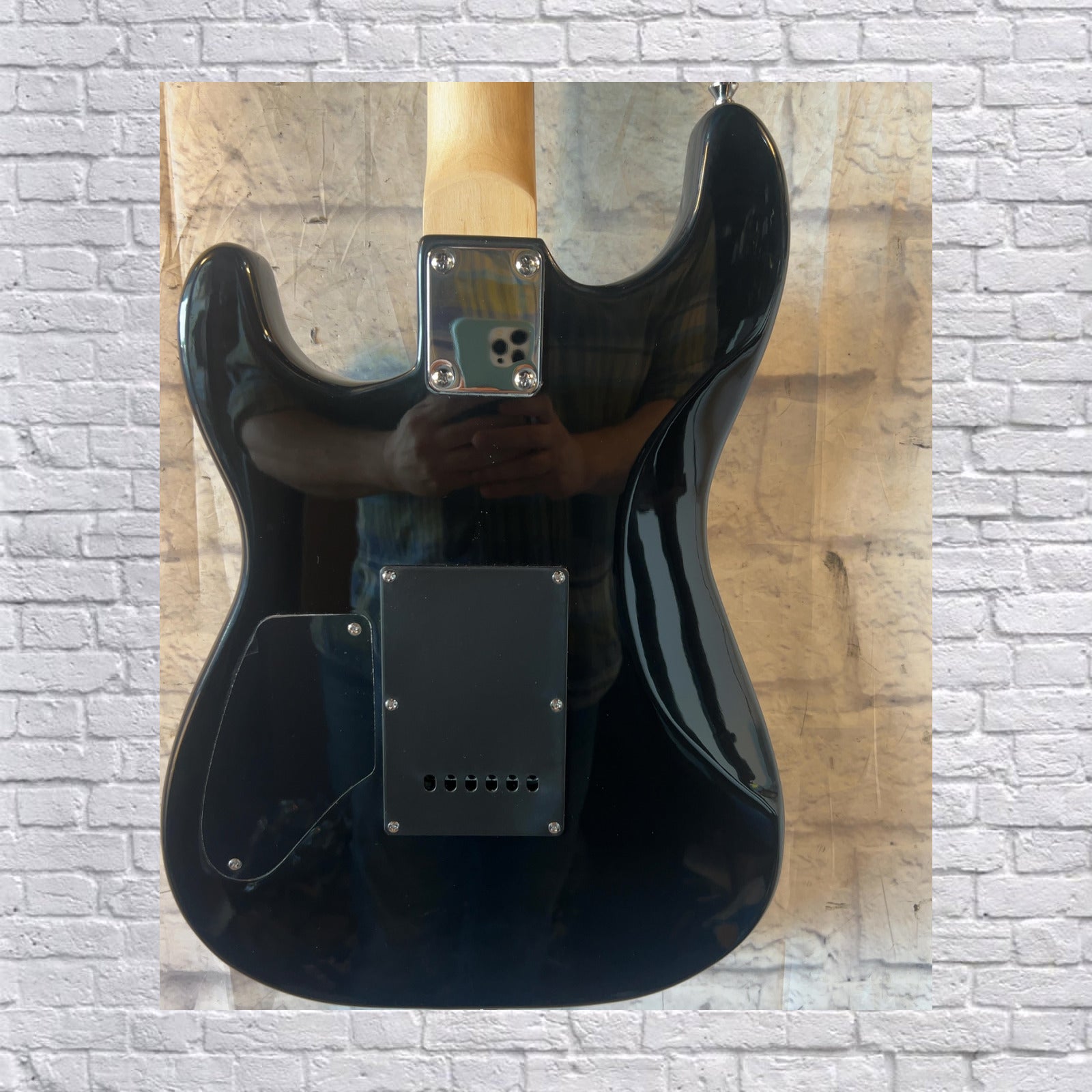 Unknown Strat Style Electric Guitar with Lightning Graphic