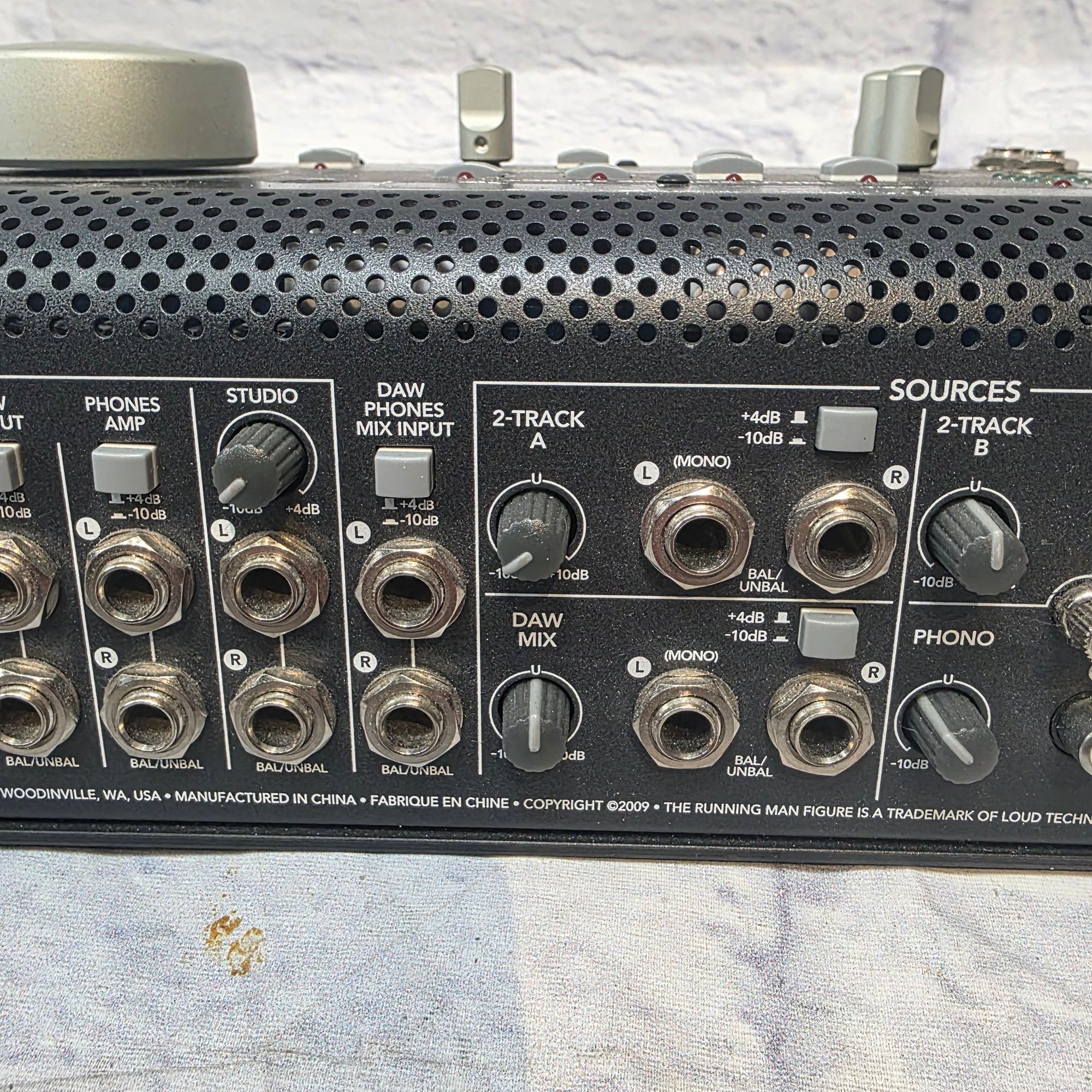 Mackie Big Knob Studio Command