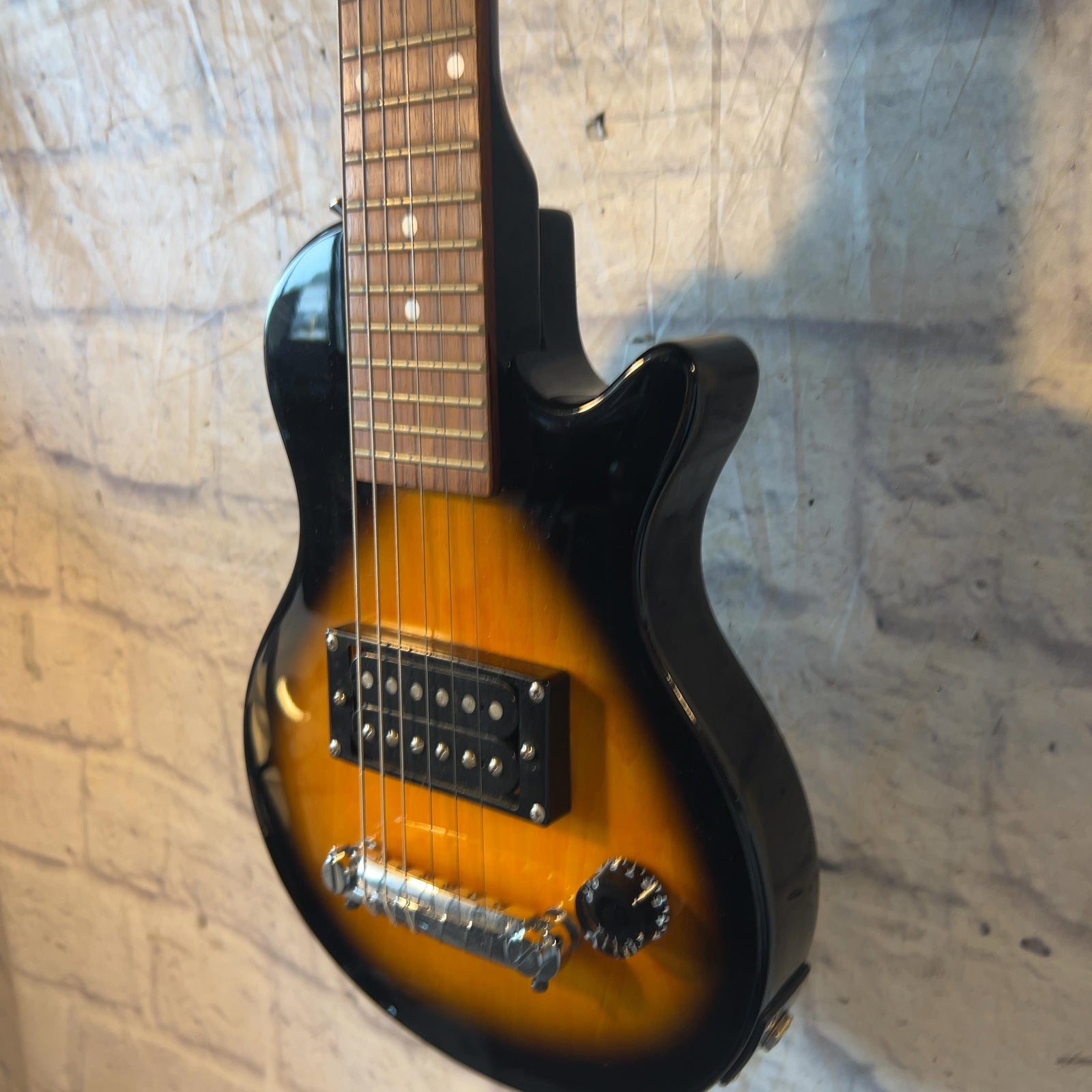 Epiphone Les Paul Pee Wee Mini Electric Guitar