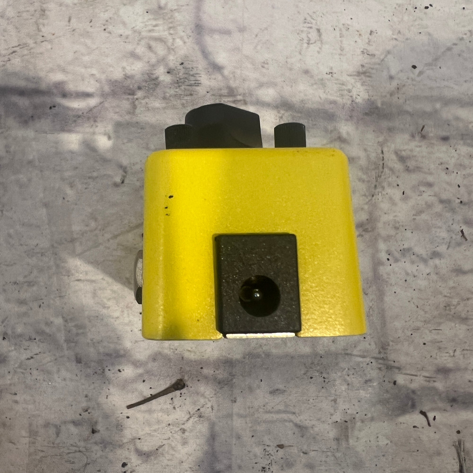 Donner Yellow Fall Delay Pedal