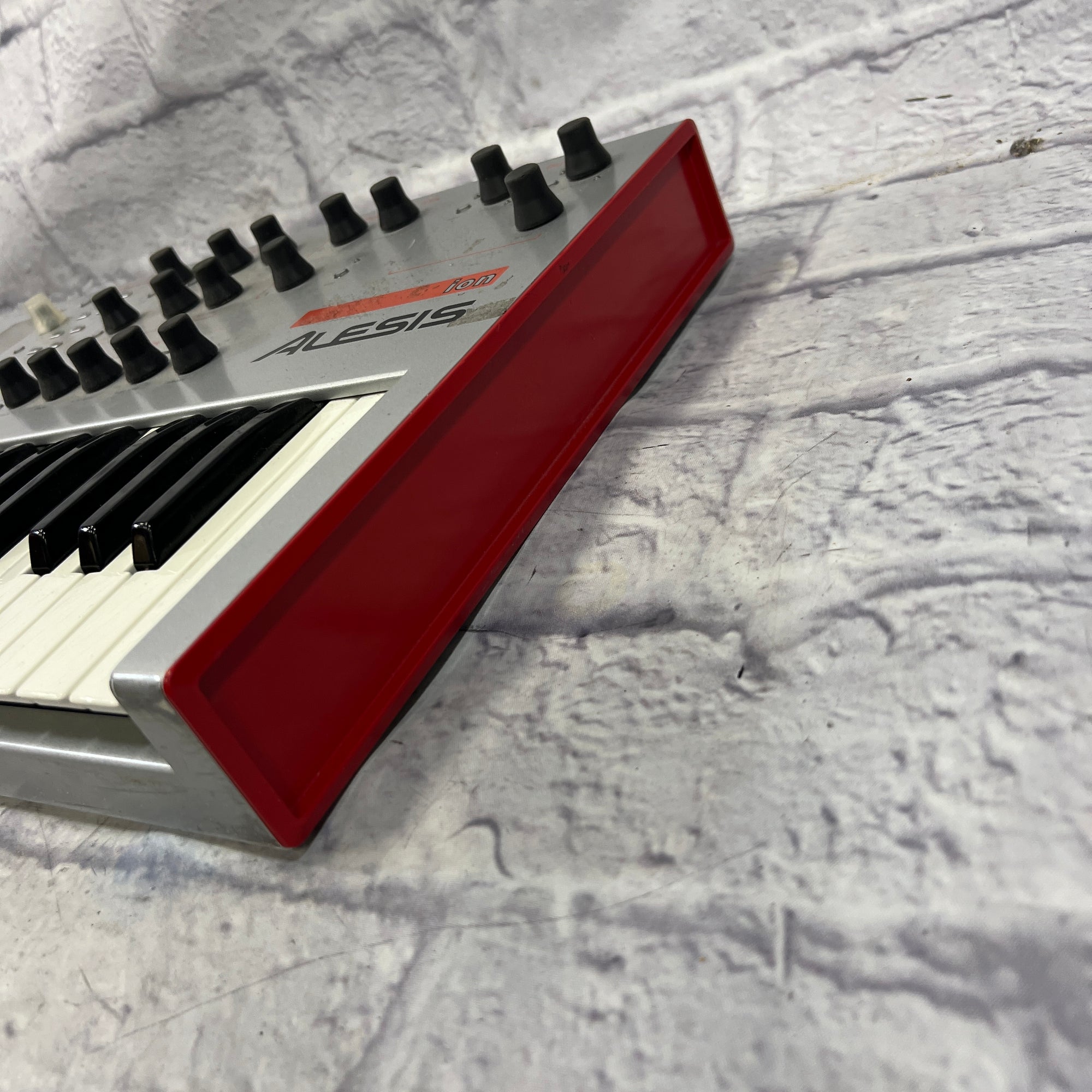 Alesis Ion 49 Key Modeling Synth