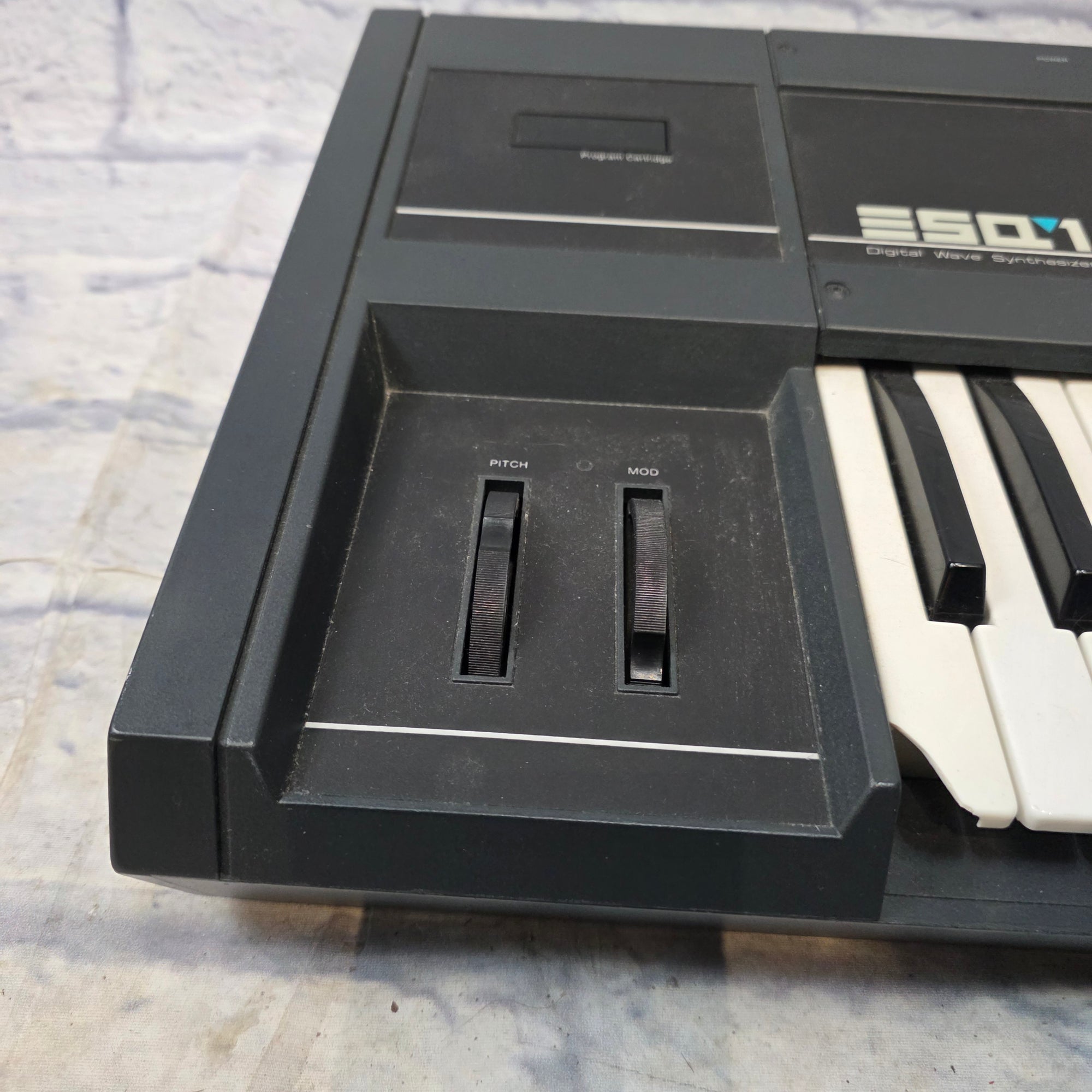 Ensoniq ESQ-1 Wave Synthesizer