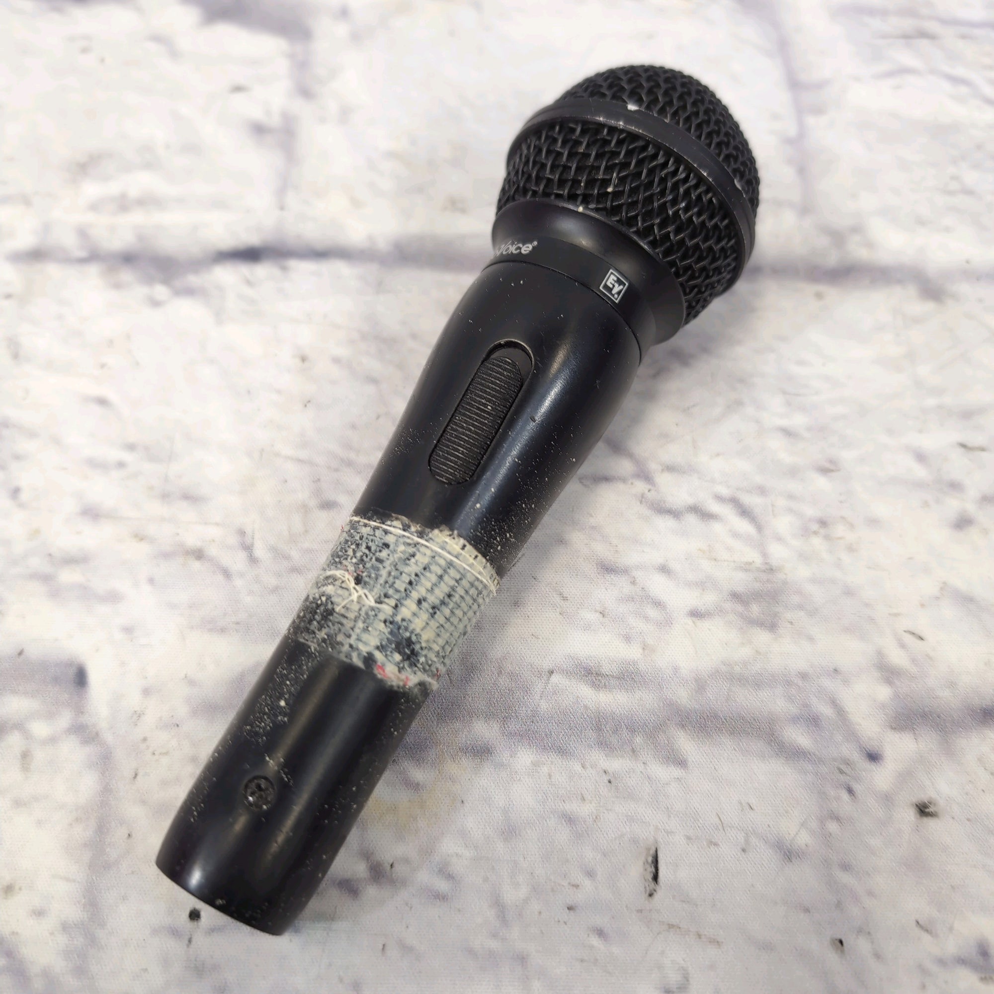 Electro-Voice MC100 Dynamic Vocal Microphone