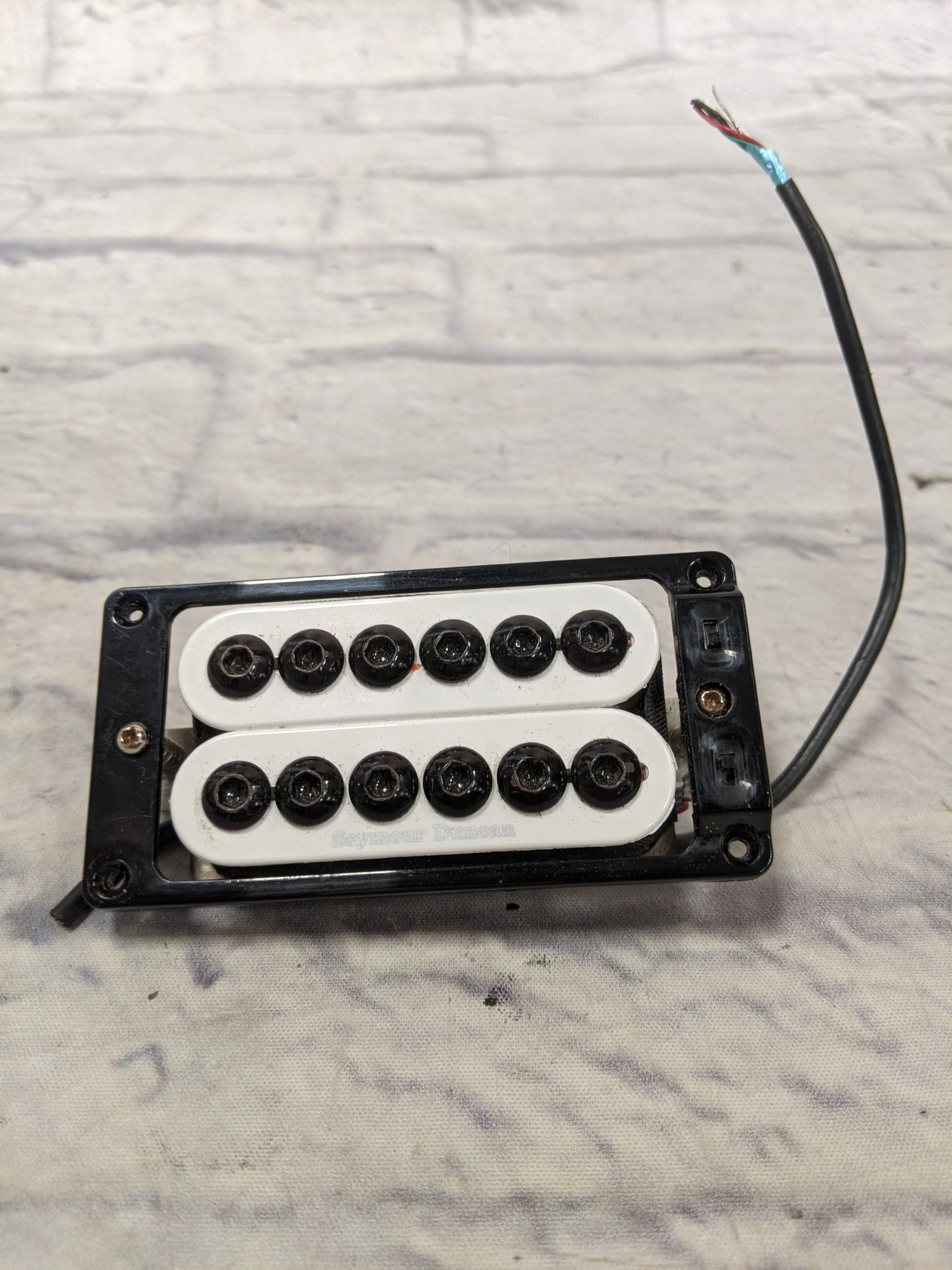 Seymour Duncan SH8B Invader Humbucker with Triple Shot Pickup Ring