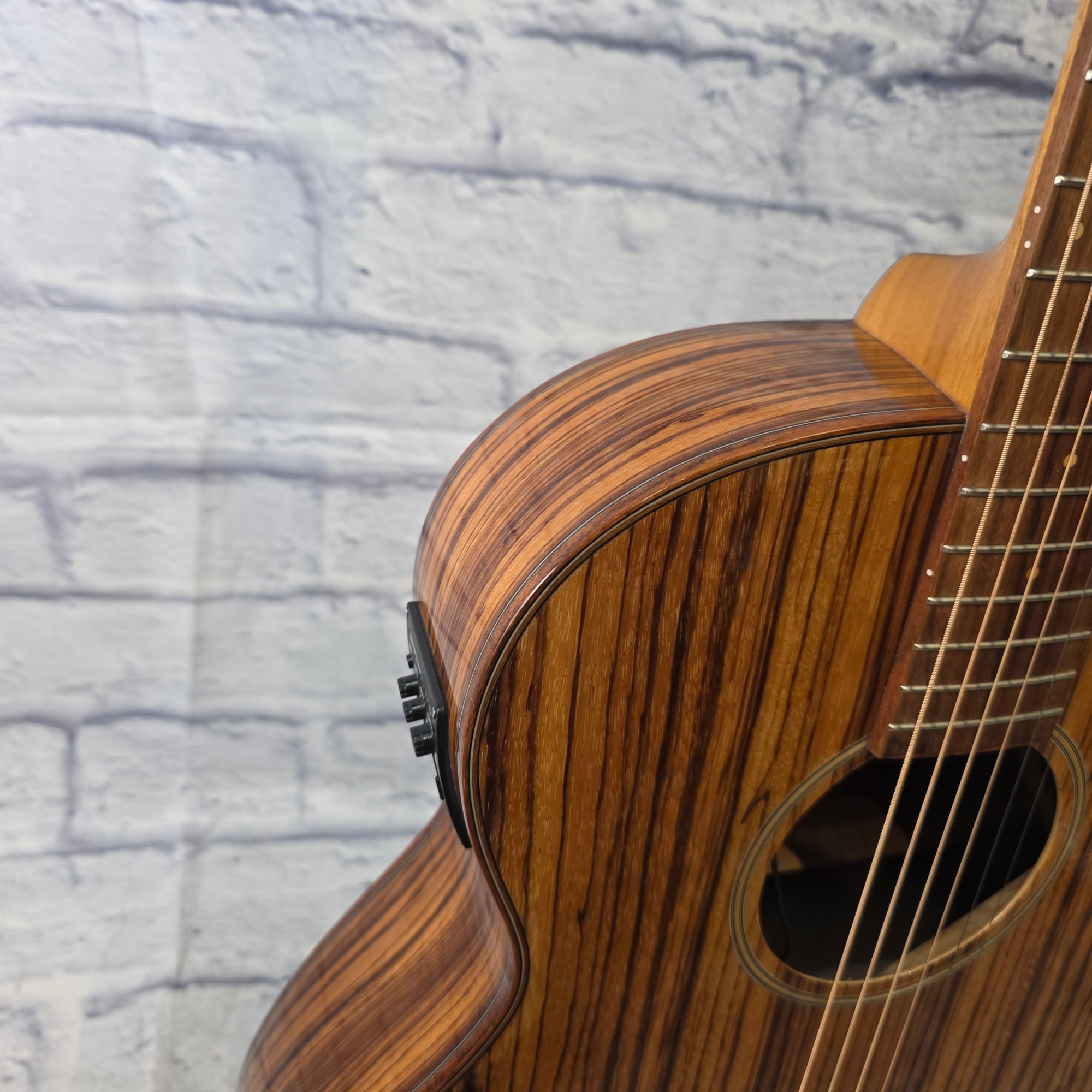 Ibanez AEW40WWNT With Soft Case Acoustic Guitar