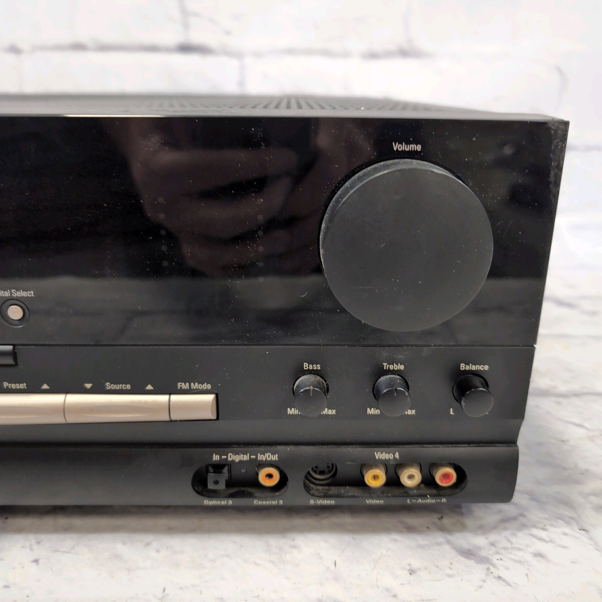 Harman / Kardon AVR320 AV 5.1 Channel Stereo Receiver