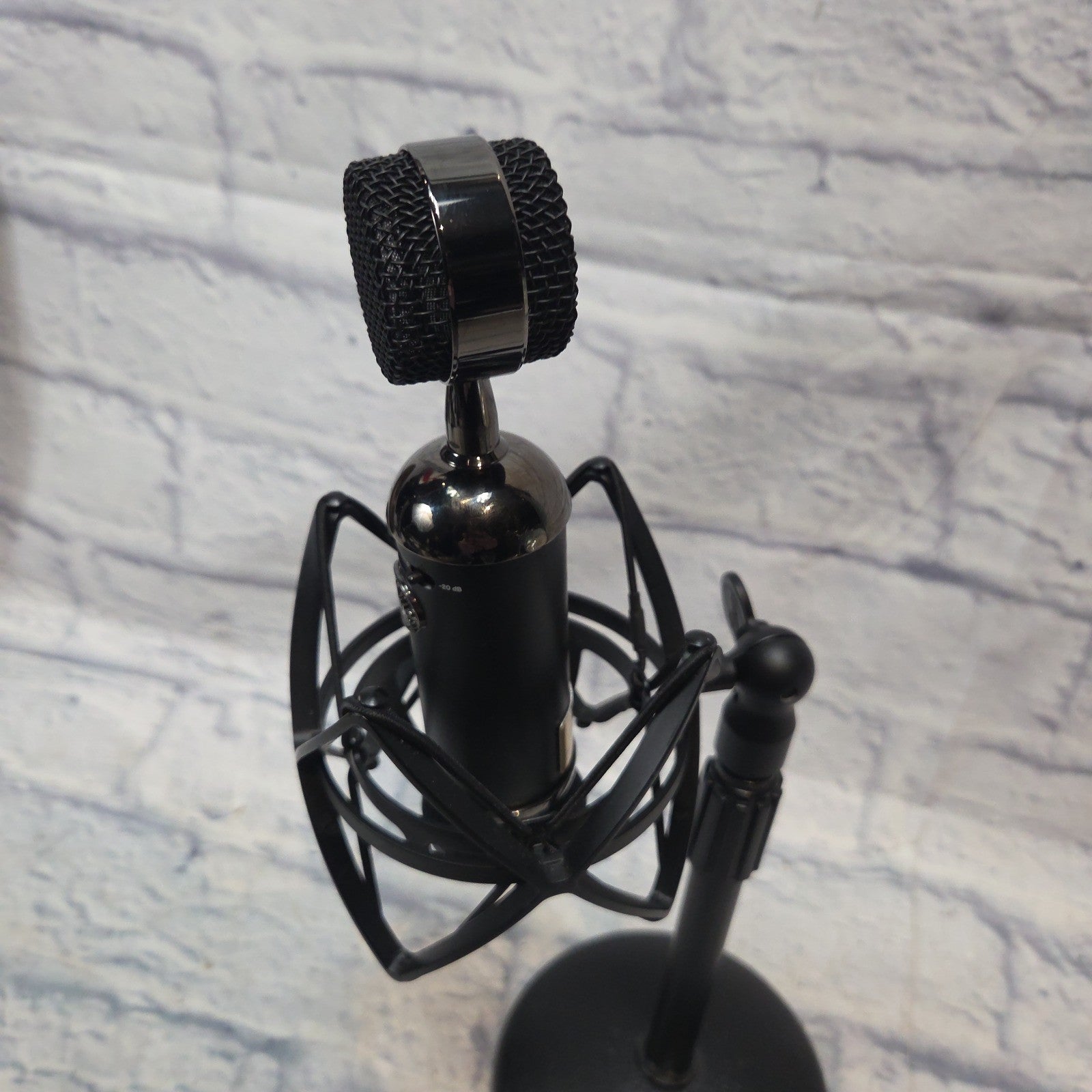 Blue "Blackout" Spark SL Large Diaphragm  Microphone