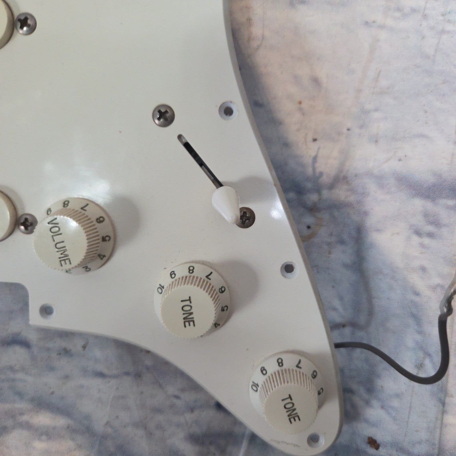 Fender Loaded Stratocaster Pickguard Pickups