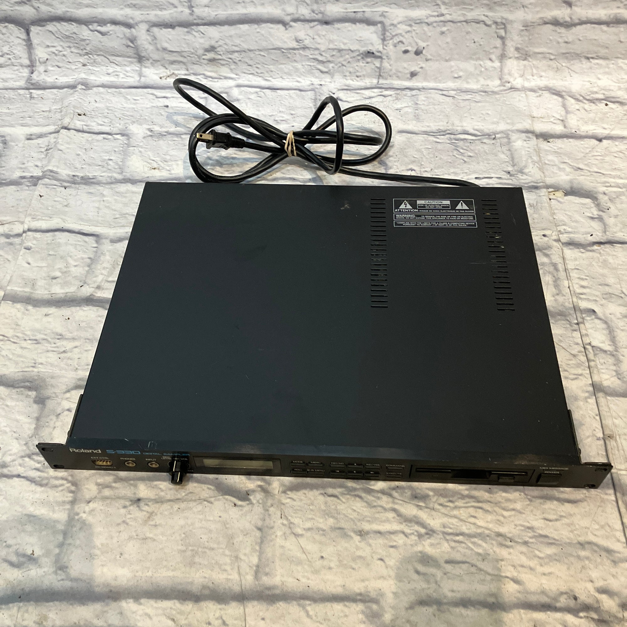 Roland S-330 Digital Synth Sampler