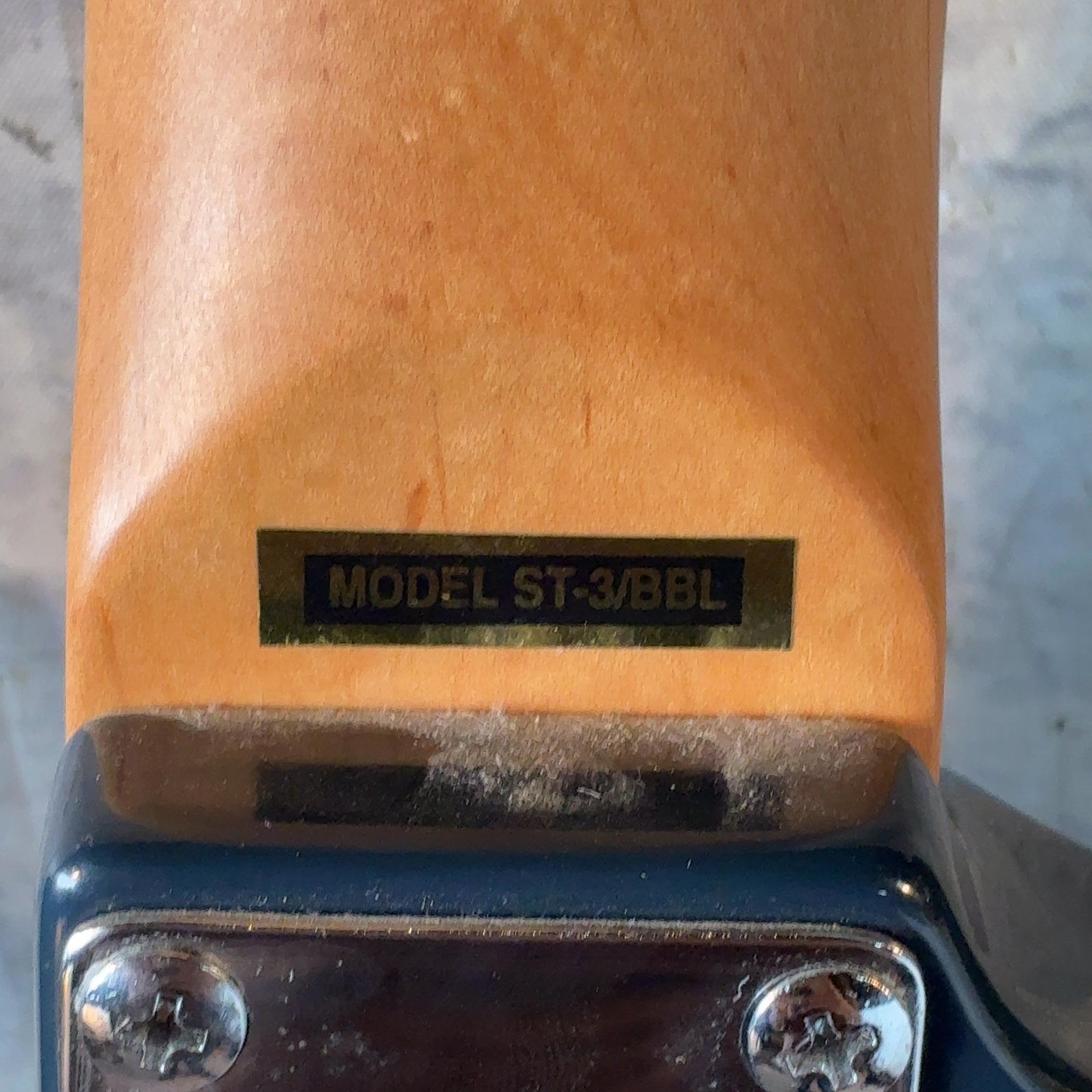 Rogue ST-3 Electric Guitar