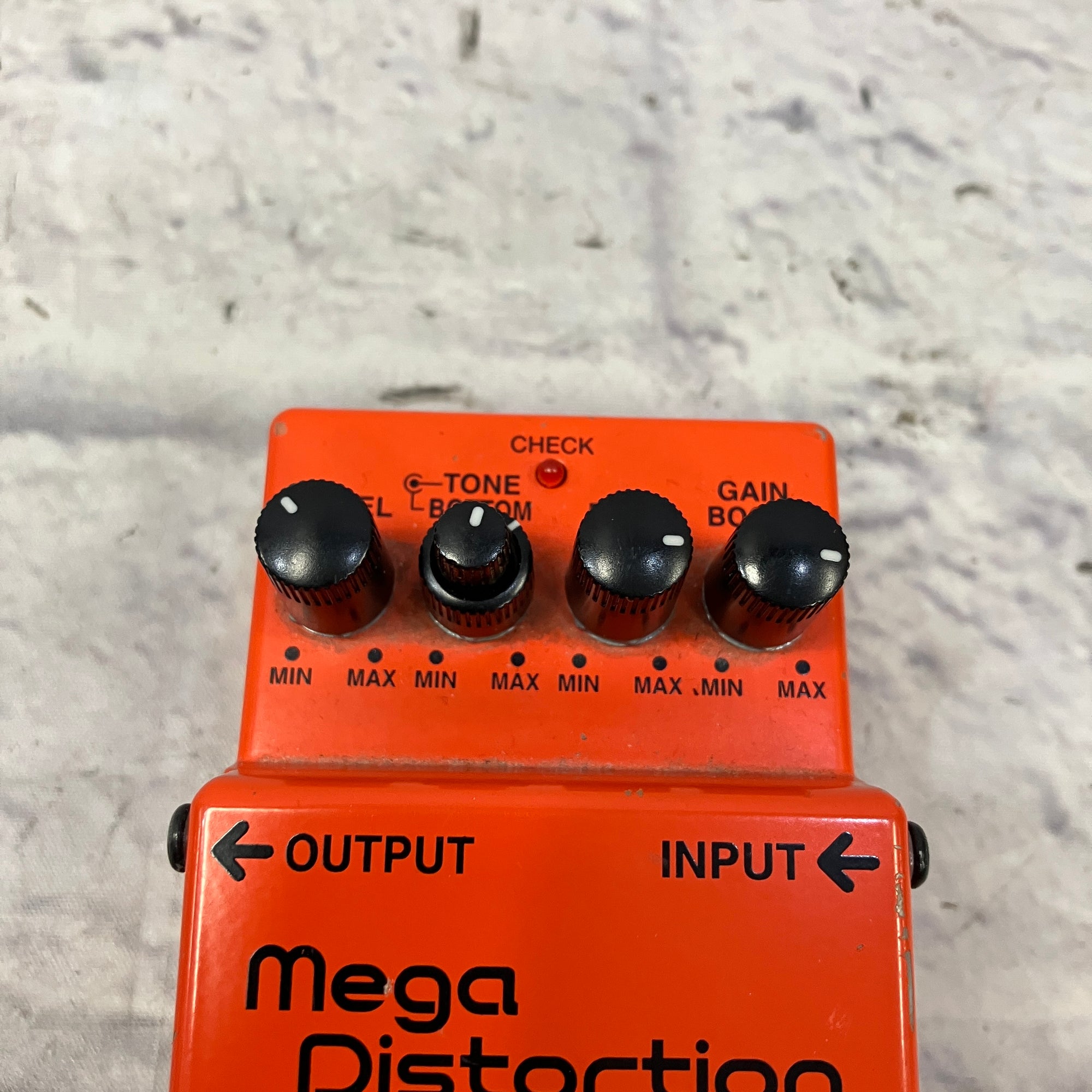 Boss MD-2 Mega Distortion Pedal