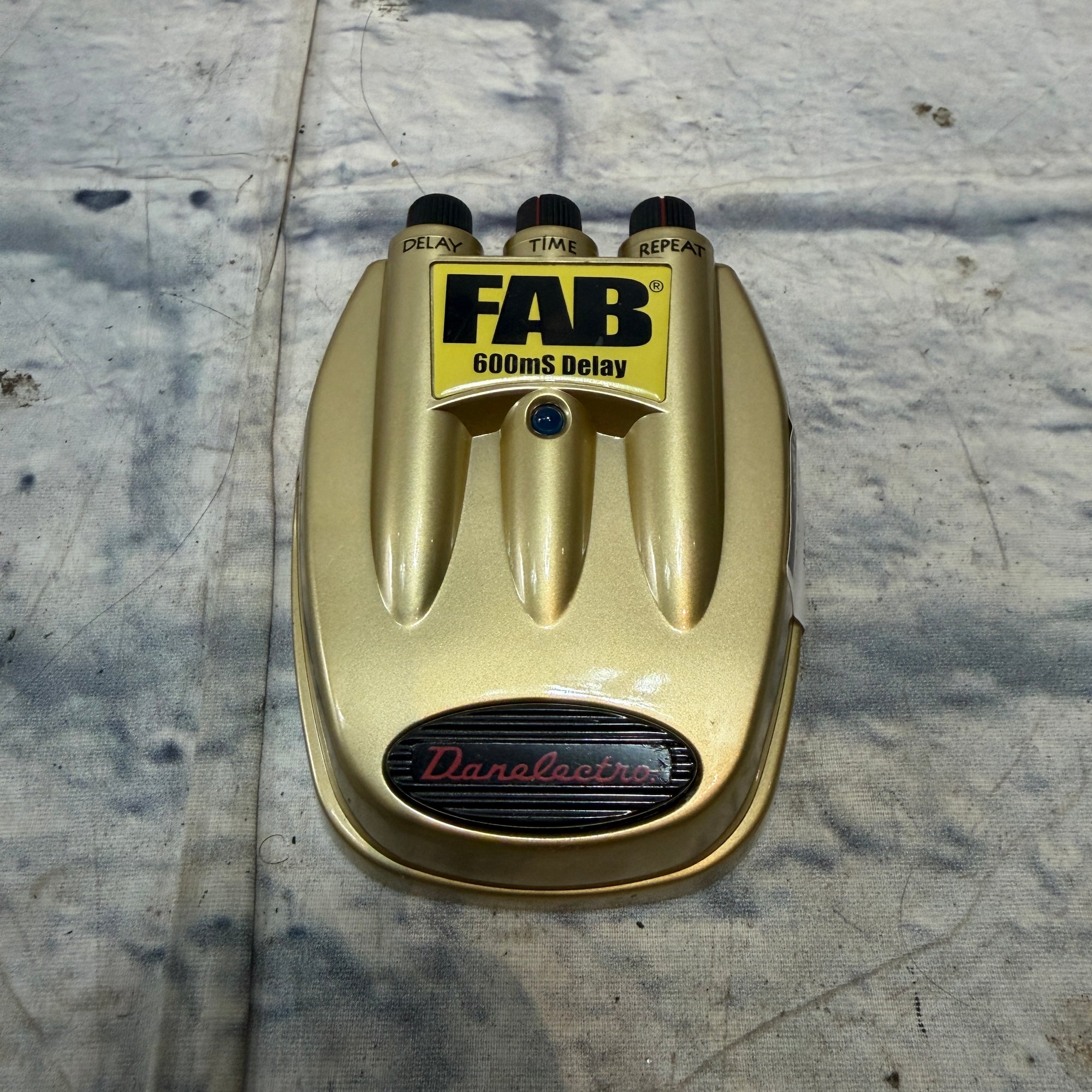 Danelectro Fab 600mS Delay Fuzz Pedal