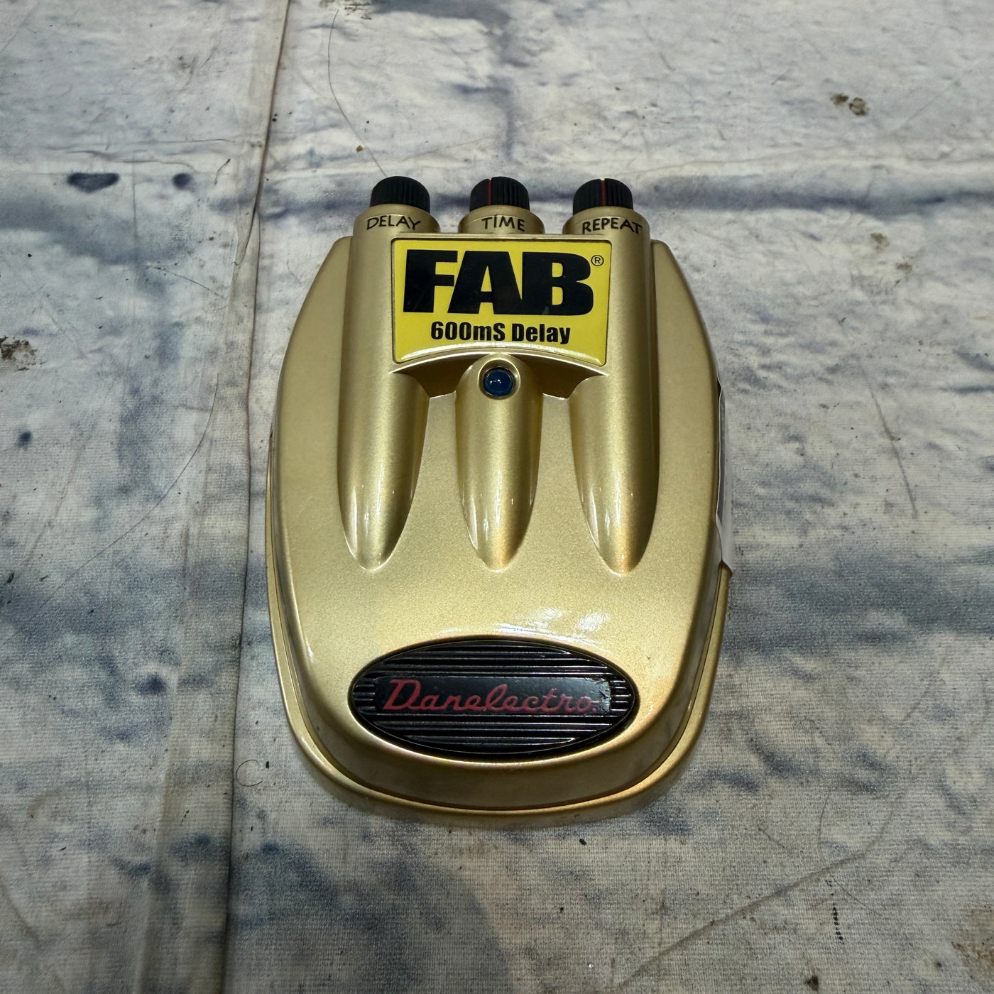 Danelectro Fab 600mS Delay Fuzz Pedal
