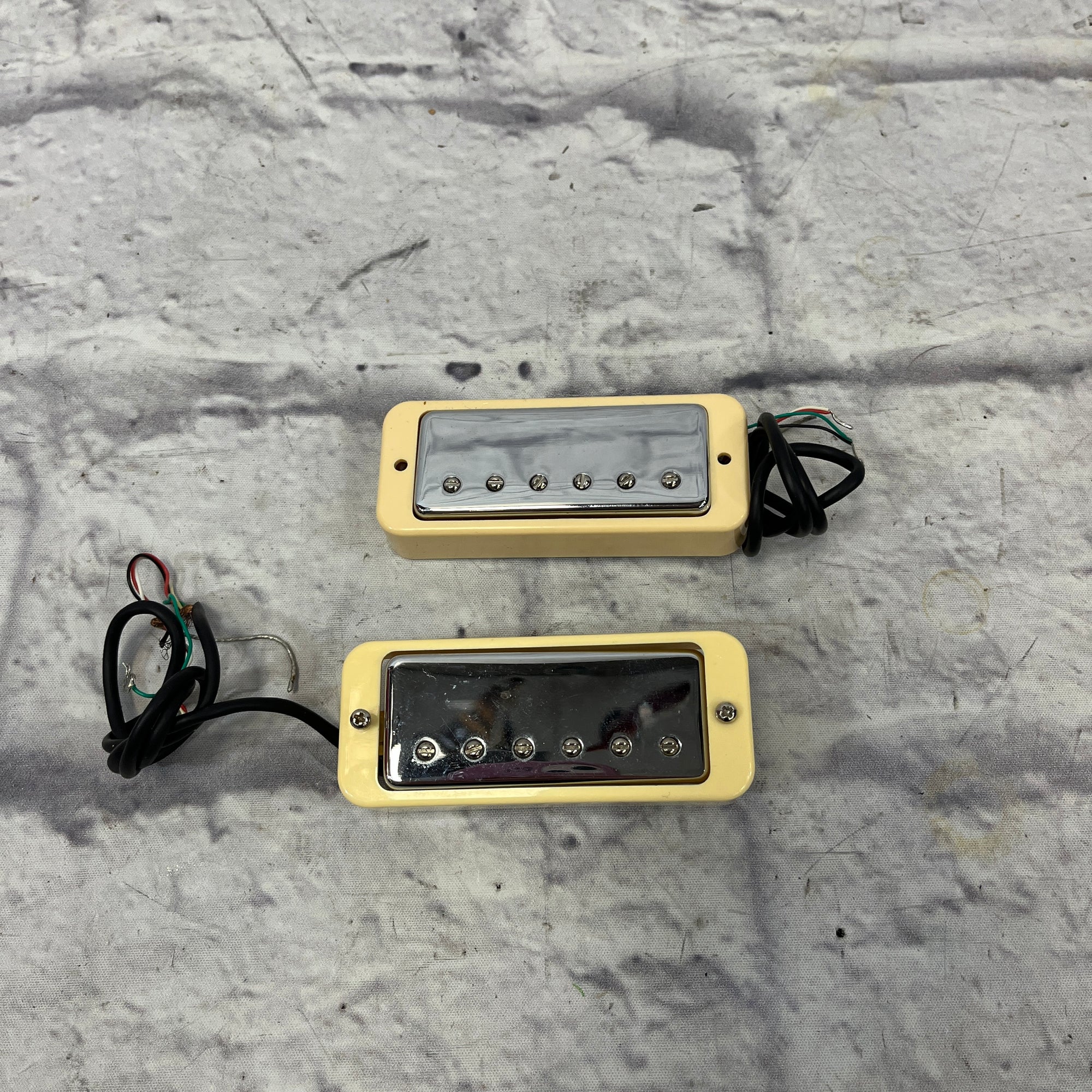 GFS Mini Humbucker Set with Cream Rings