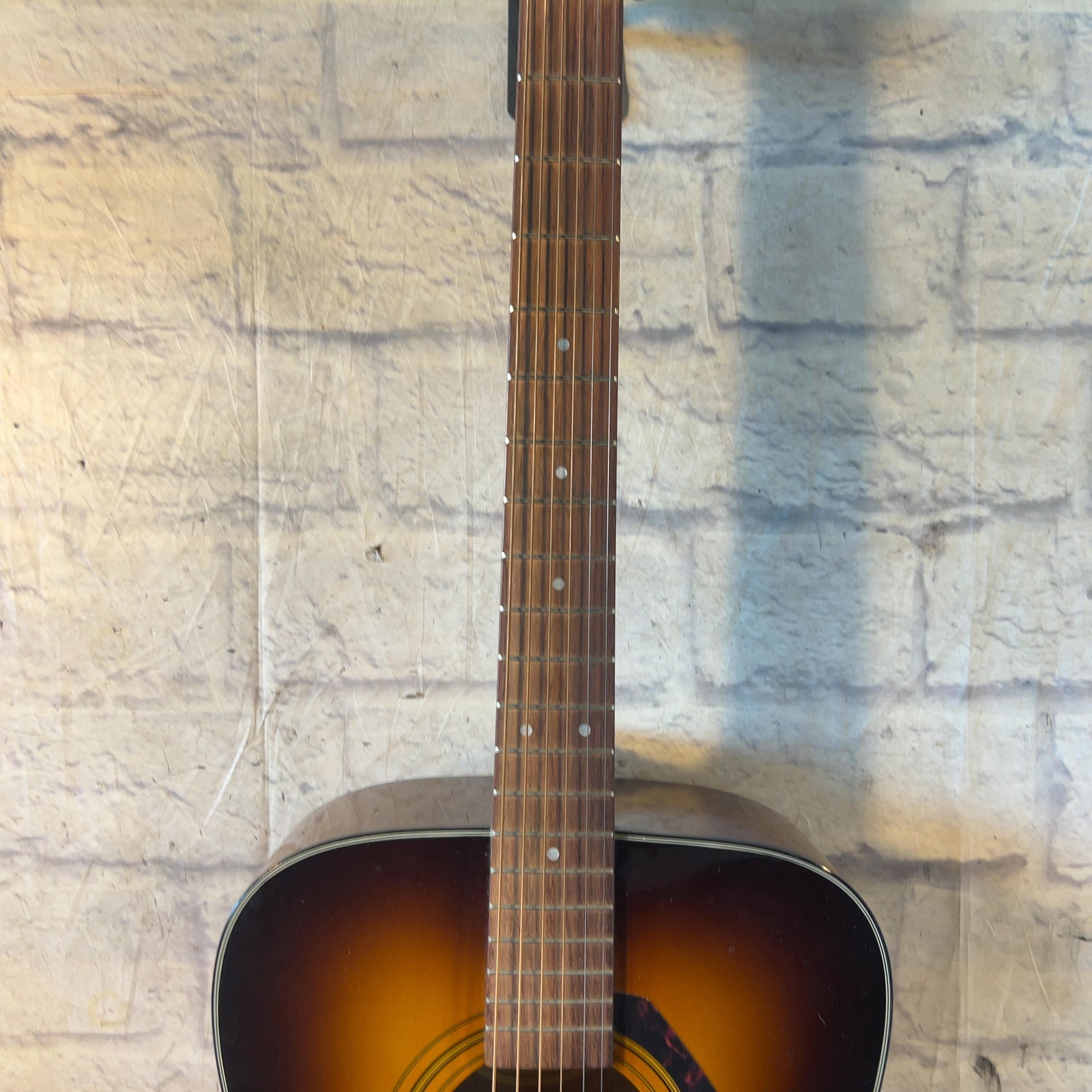 Yamaha F335 Dreadnought Acoustic Guitar