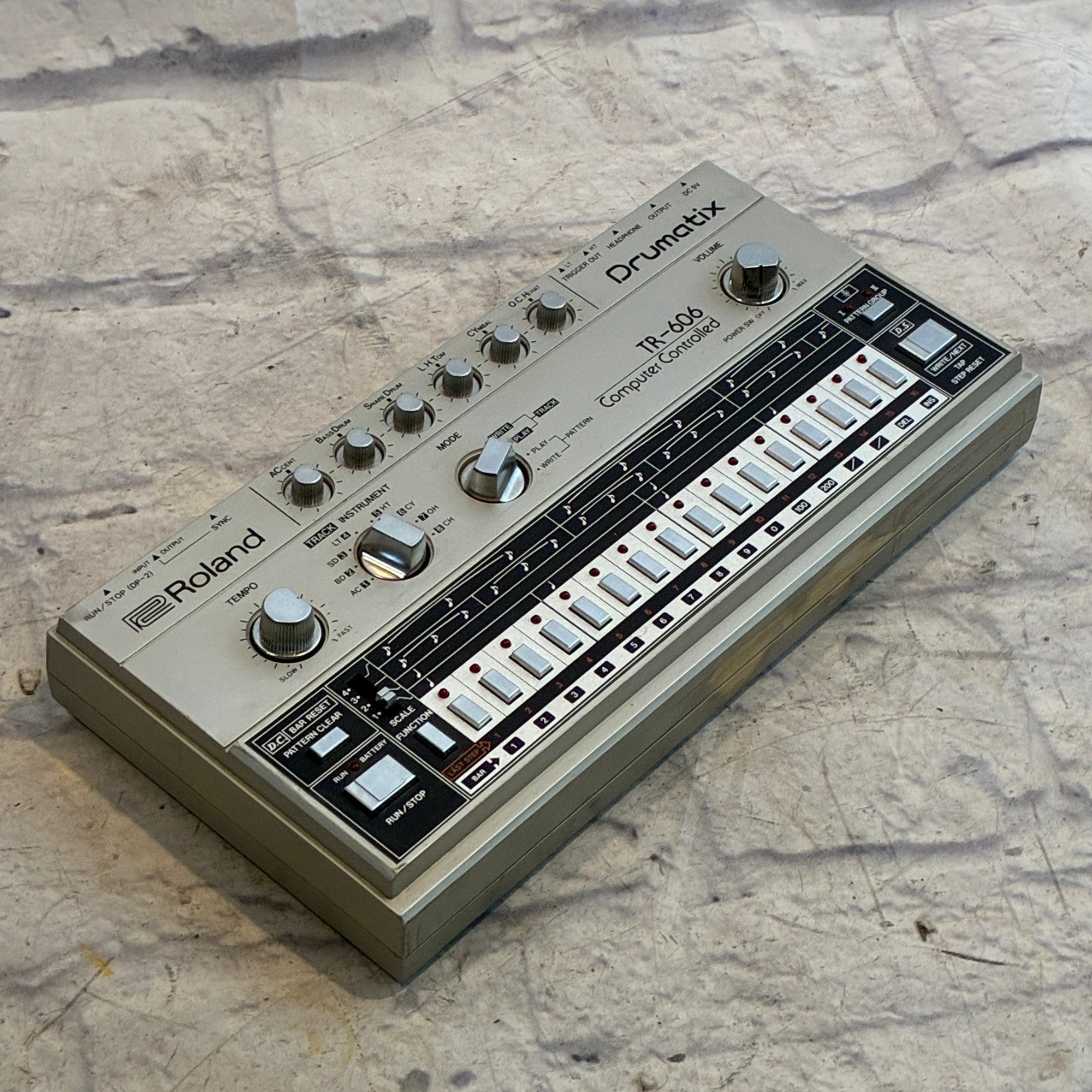 Roland Vintage 1980s TR-606 Drumatix Analog Drum Machine