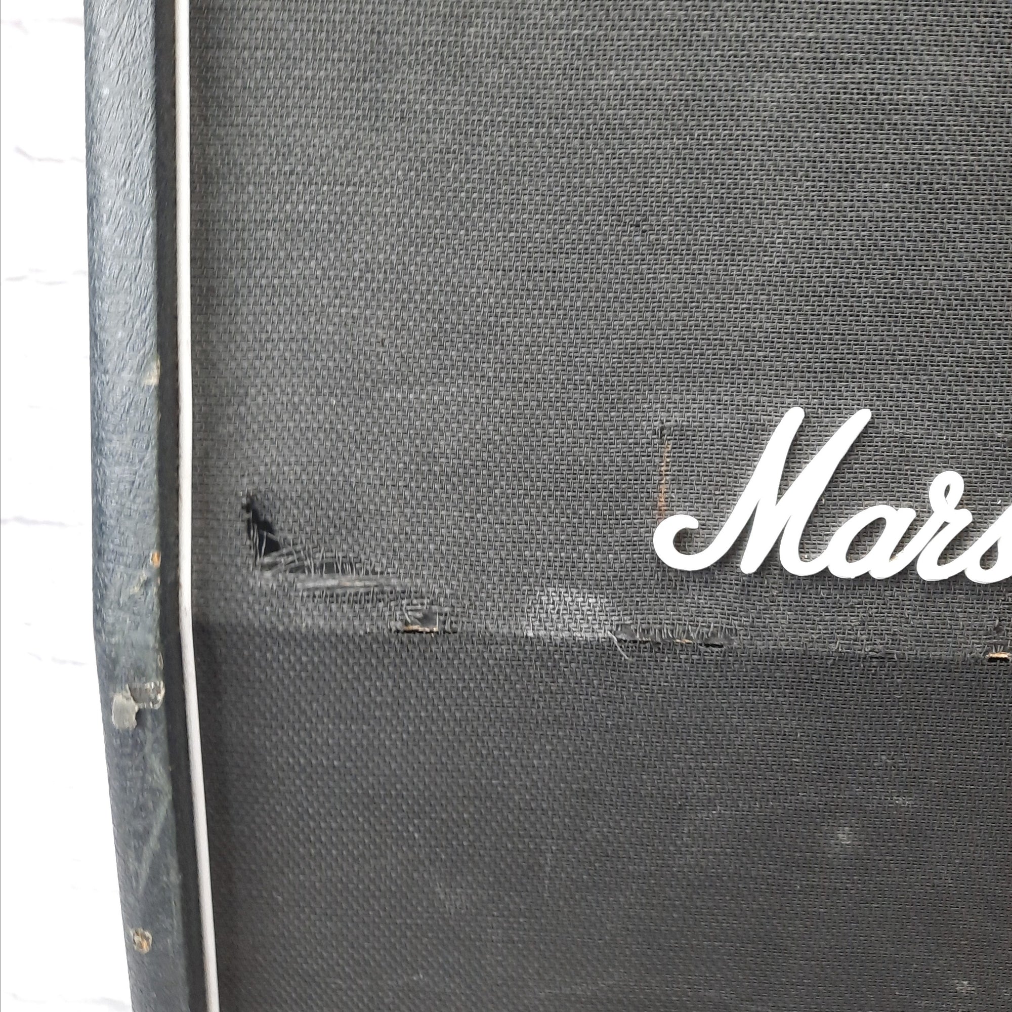 Marshall 1960AV Vintage 280-Watt 4x12" Angled Guitar Speaker Cabinet