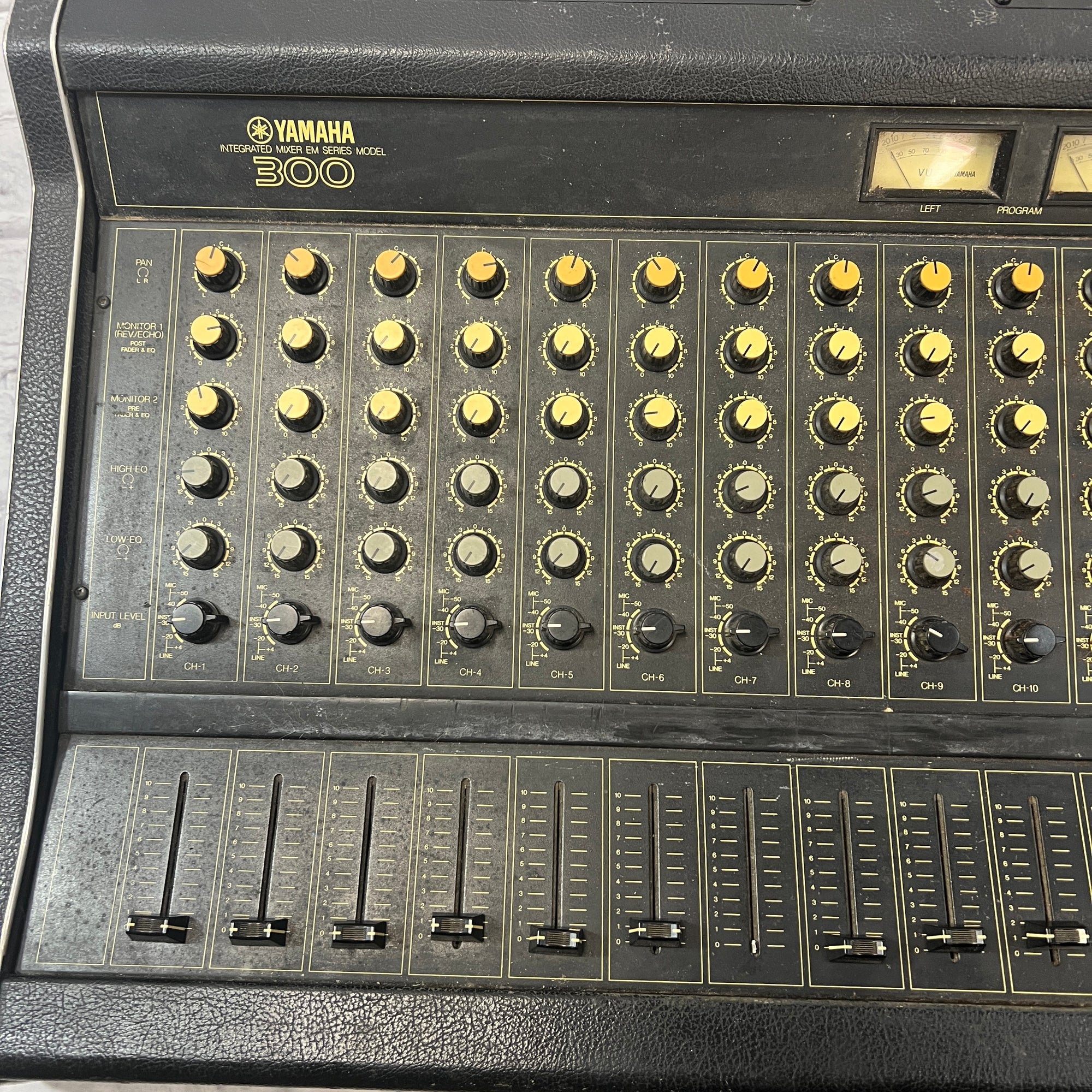 YAMAHA EM-300 ミキサー AMPLIFIER アンプ Yamaha EM 300 Powered Mixer Vintage Black | Reverb
