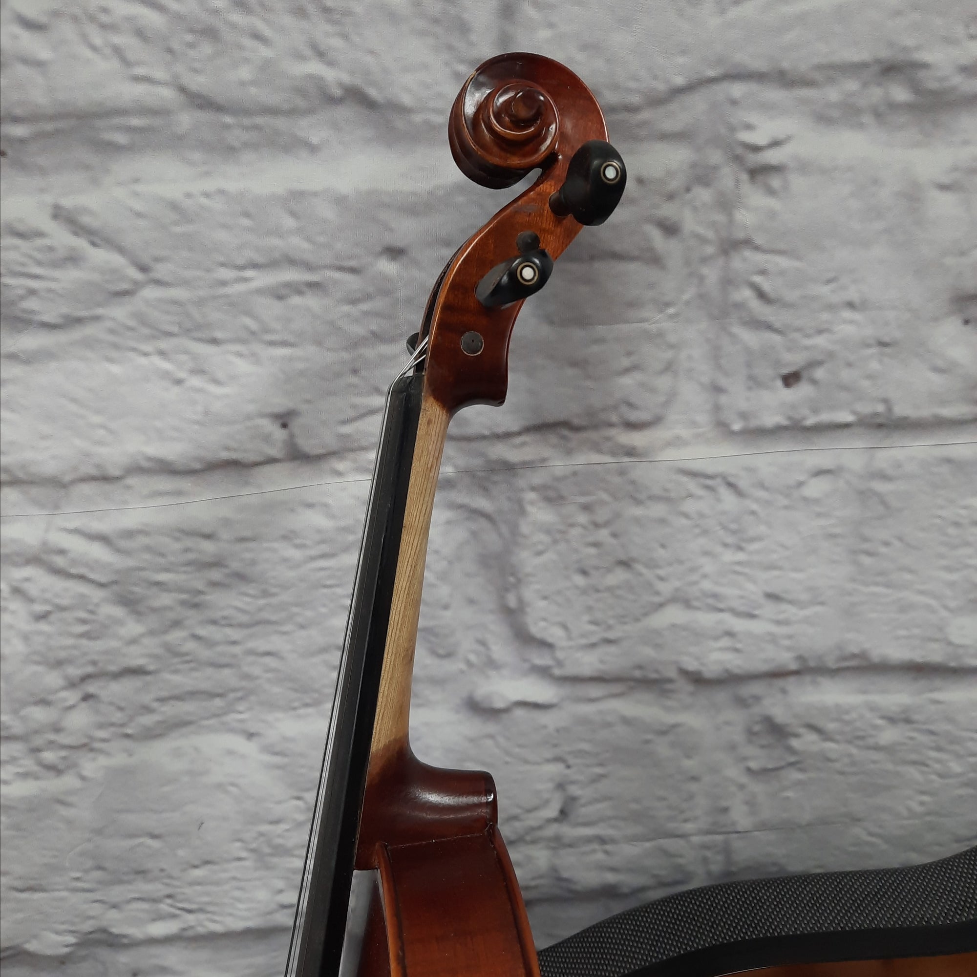 D. Baesel 4/4 Violin Outfit