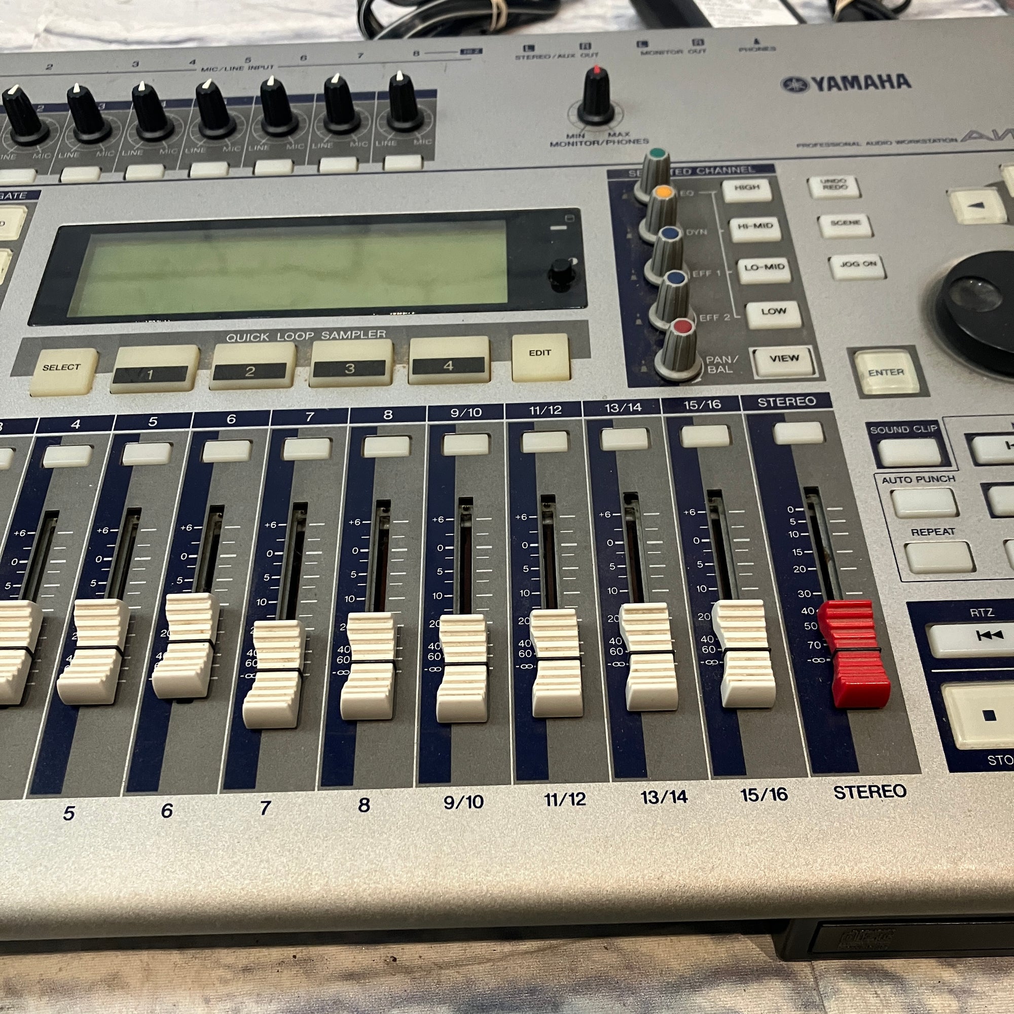 Yamaha AW16G Professional Audio Workstation