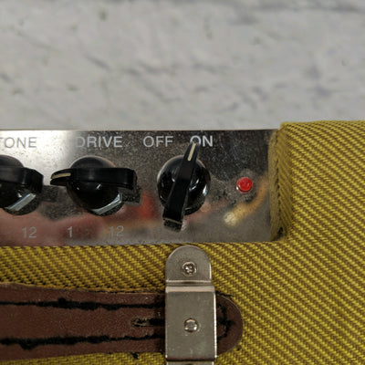 Fender Mini 57 Twin Amp null