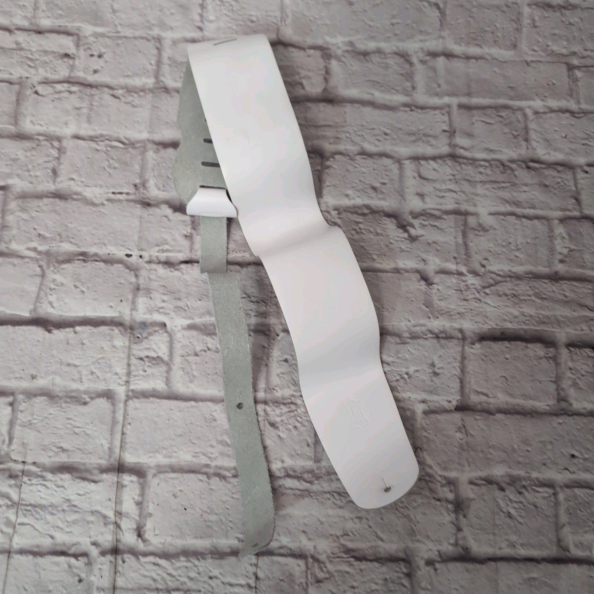 Levi's 3.5" Wide White Guitar Strap