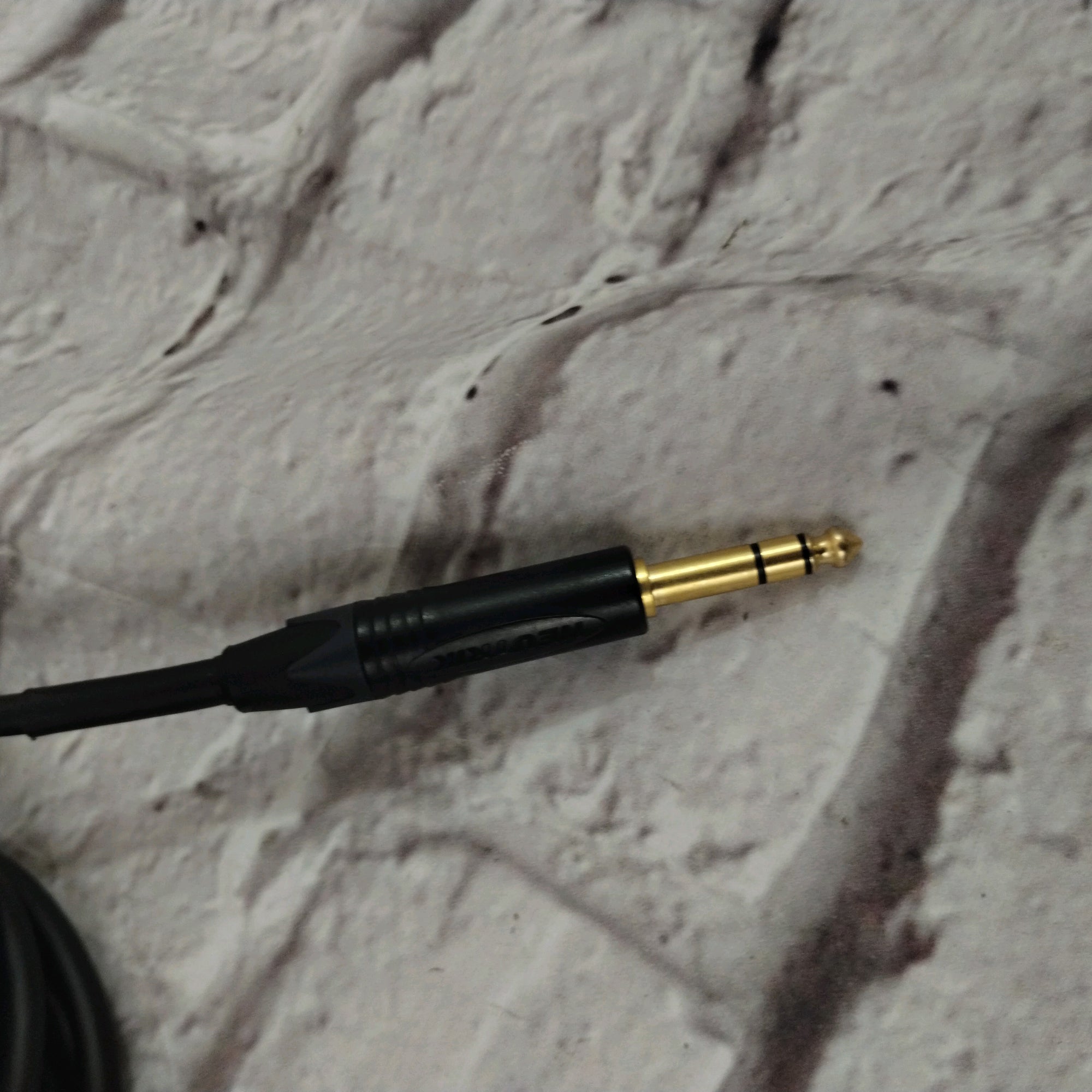 Mogami 15 Ft Male XLR to 1/4" TRS Cable