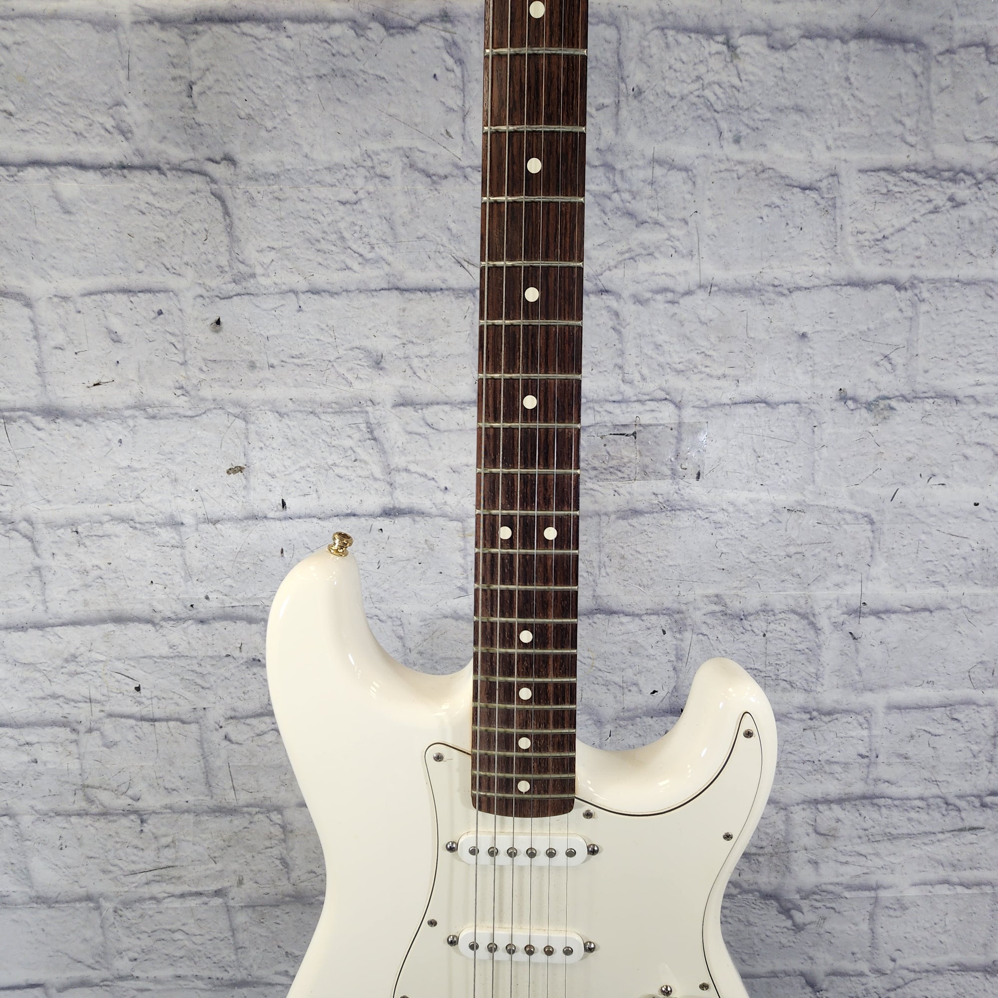 Fender Mexican Roland Ready Strat White Electric Guitar