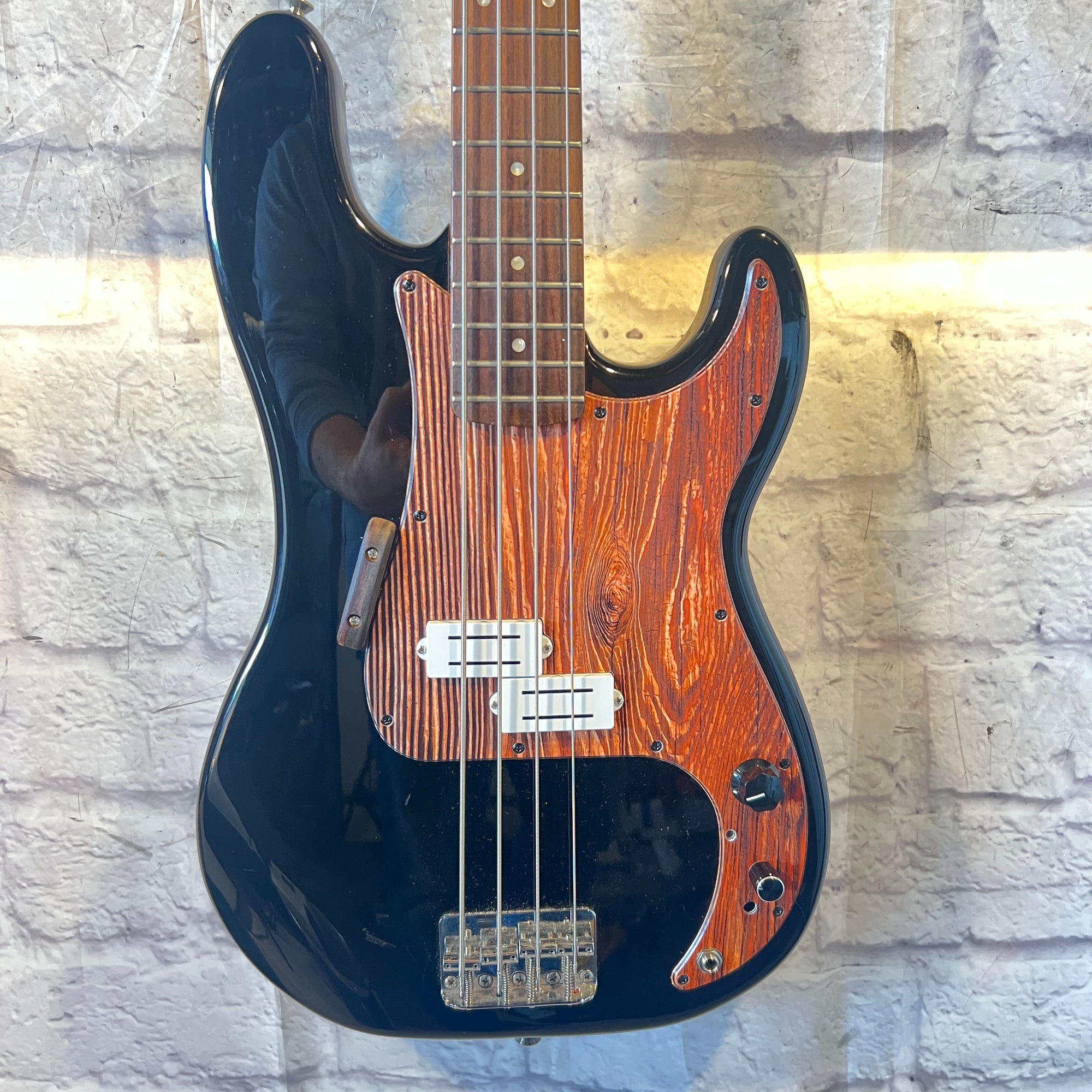 Squier Vintage Modified P-Bass 4-String Bass Guitar MODDED