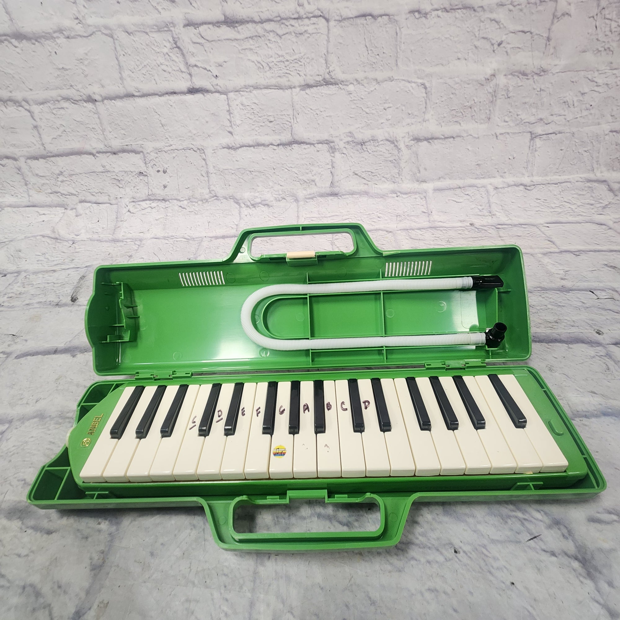 Angel AM-34K Melodyhorn Melodica with Case