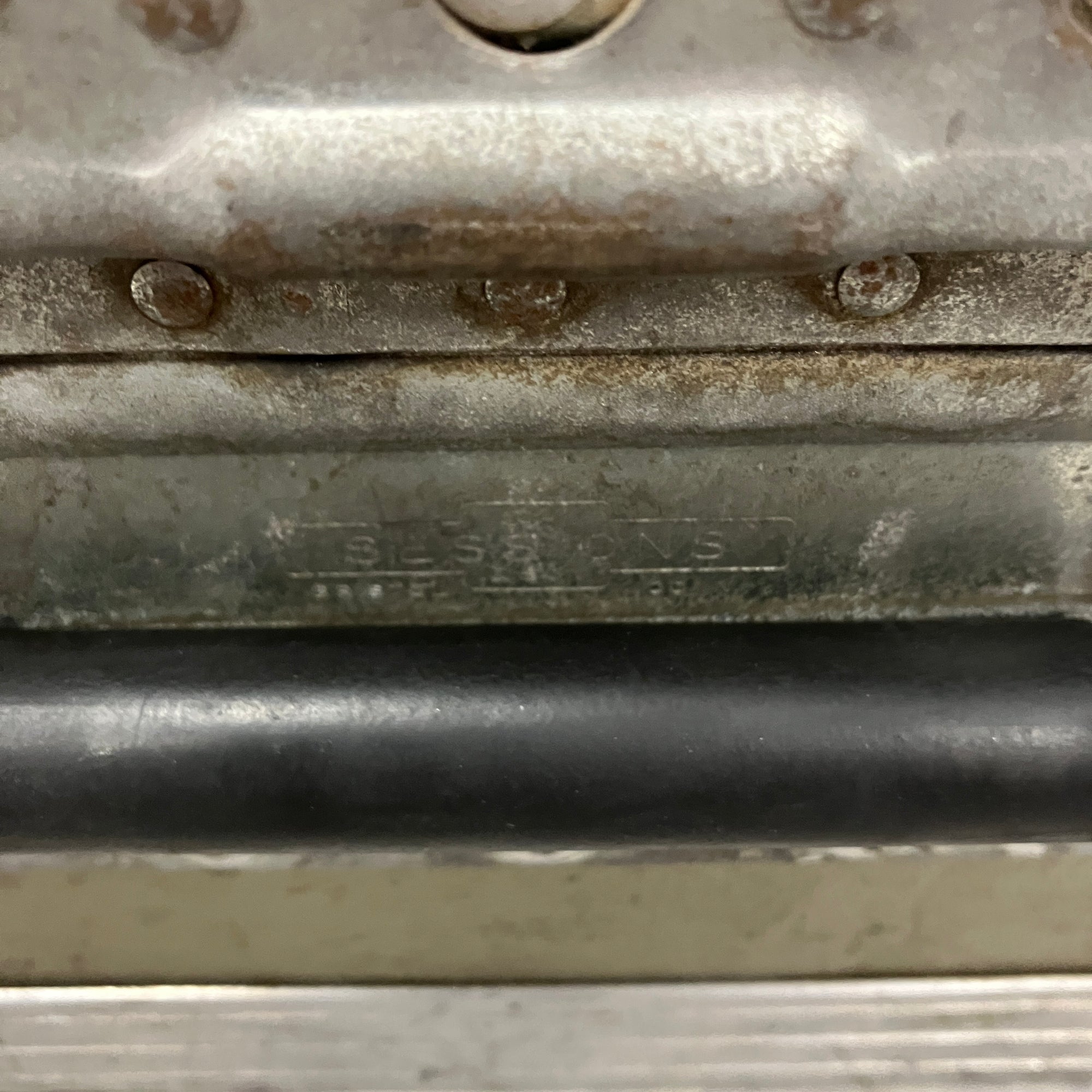 Sessions Larger Accessory Case