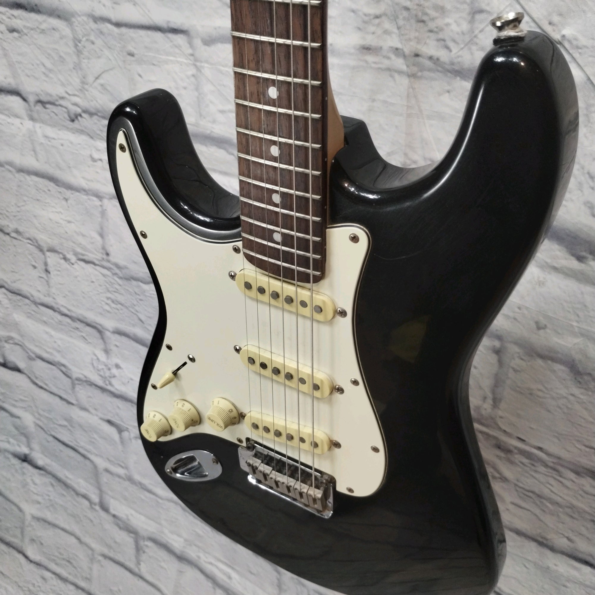 Squier Standard Series Lefty Stratocaster Black Sparkle