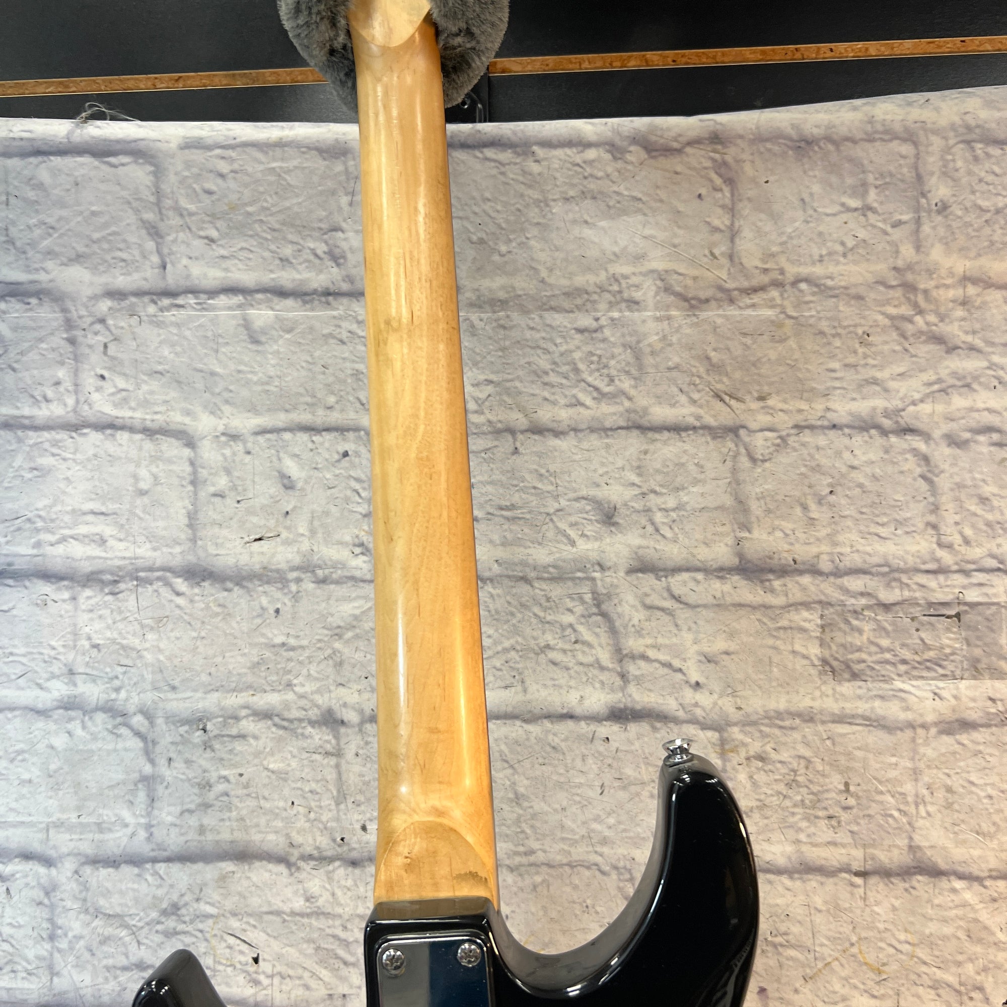 Behringer El Toro Strat Style Black