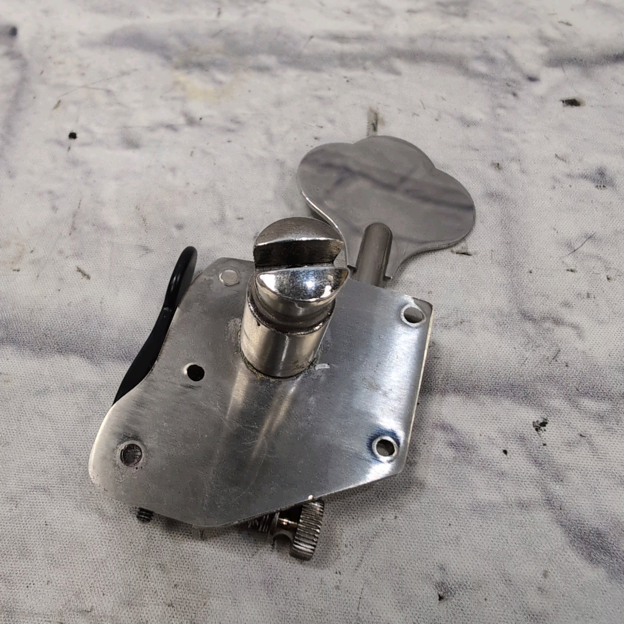 Hipshot BT-7 with 10105B 2-Position Xtender Bass Tuning Machine