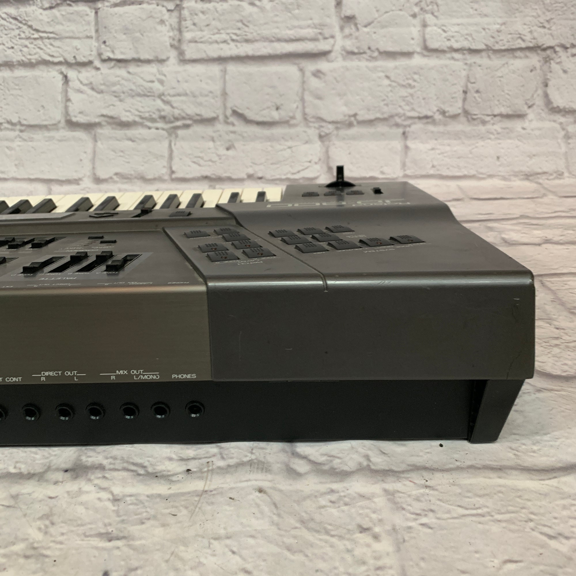 Roland JD-800 Digital Synthesizer
