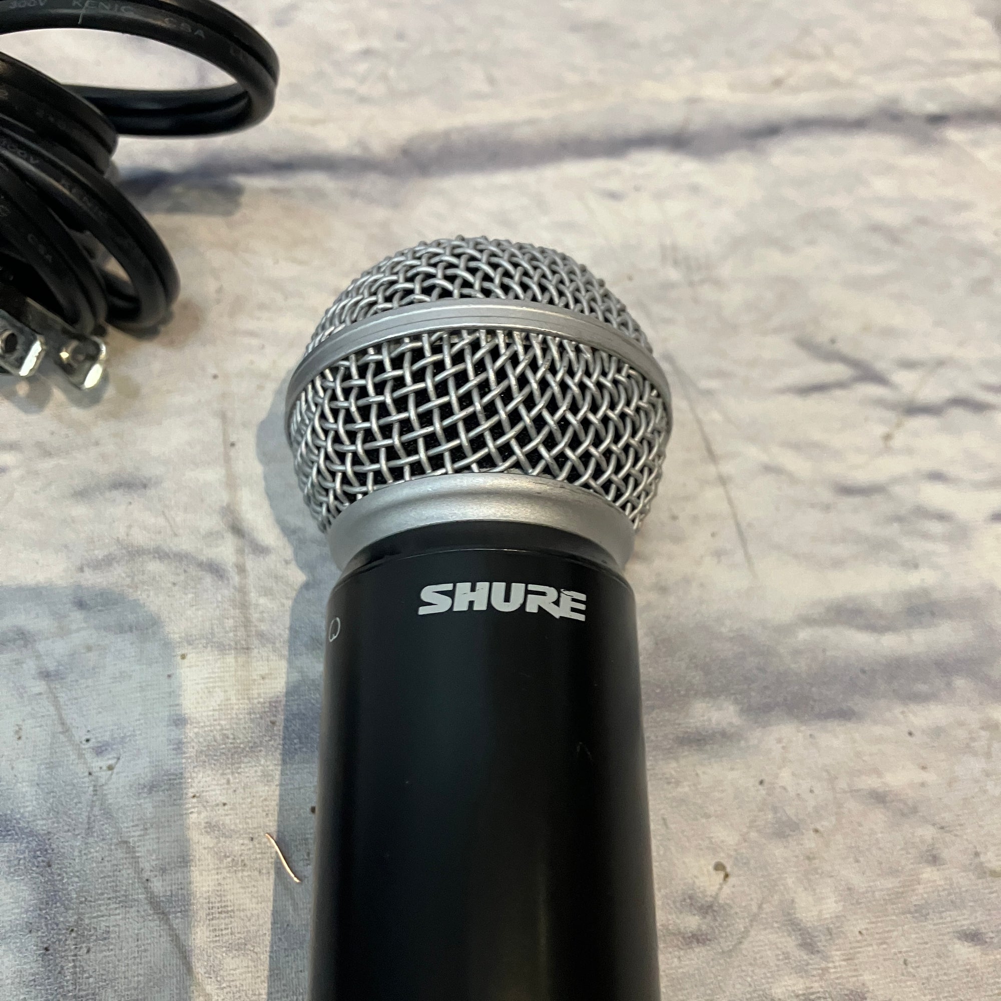 Shure SLX4 & BLX4 Wireless Receiver and Microphone