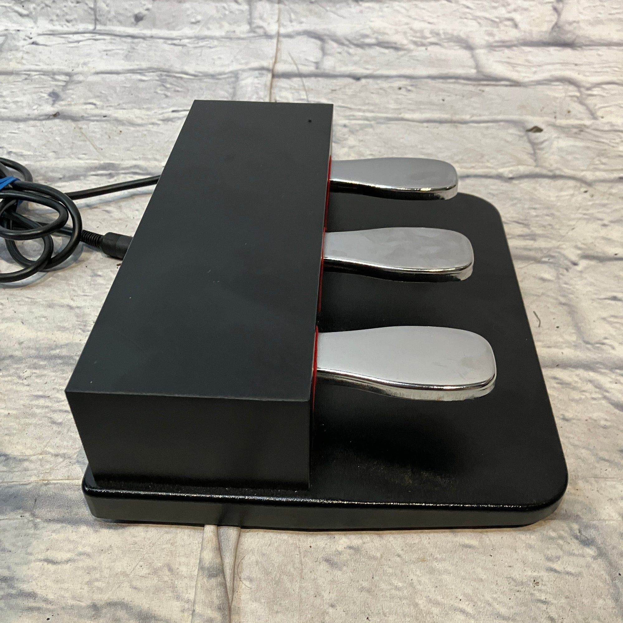 Unknown Keyboard Triple Pedal Controller