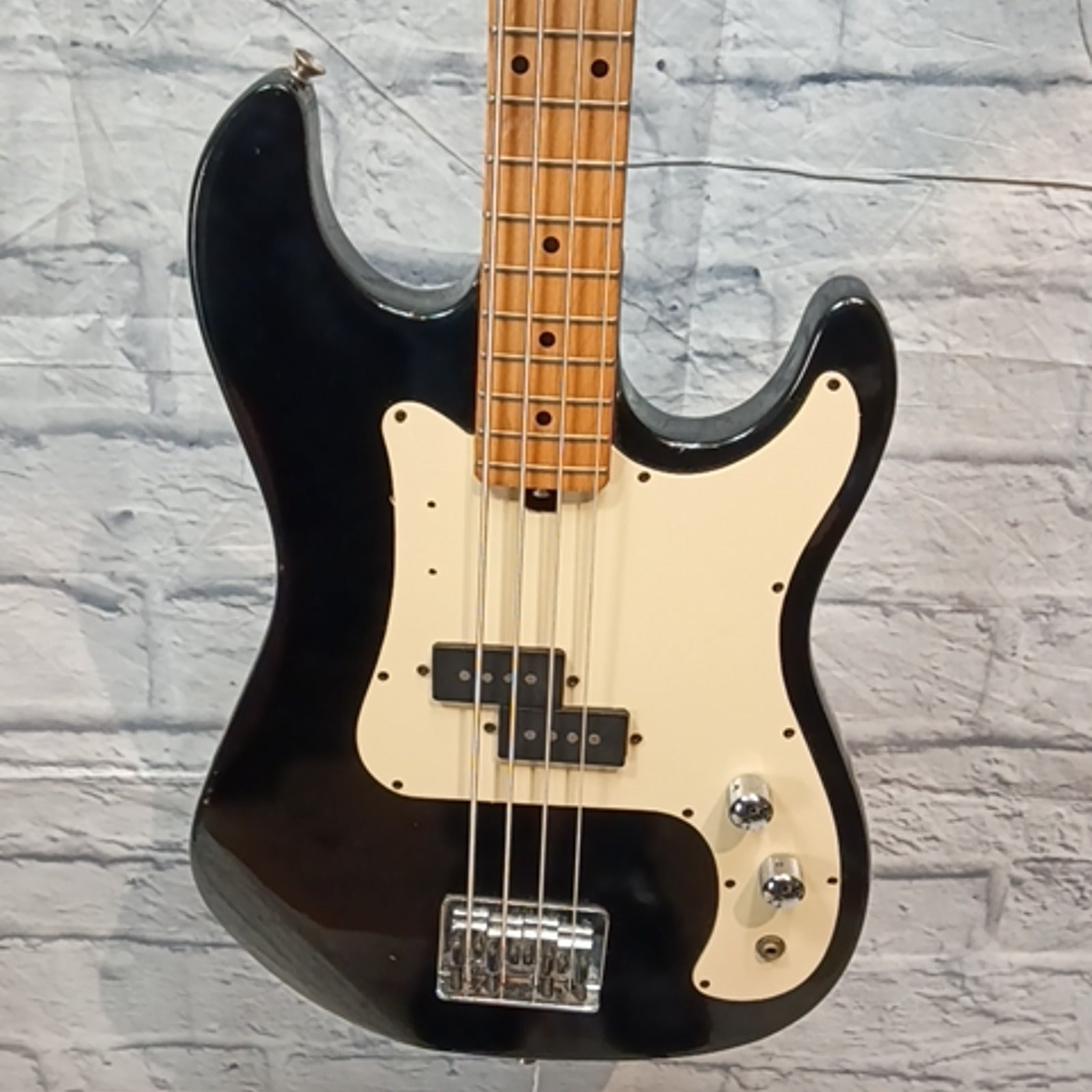 Harmony Vintage 1970s Short Scale P Bass Black w/ Matching Headstock