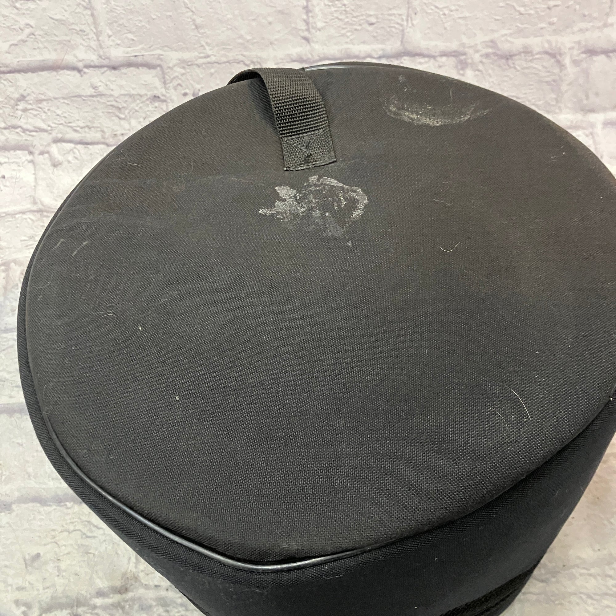 Humes & Berg Tuxedo 14.5 x 9 Inch Tom Bag