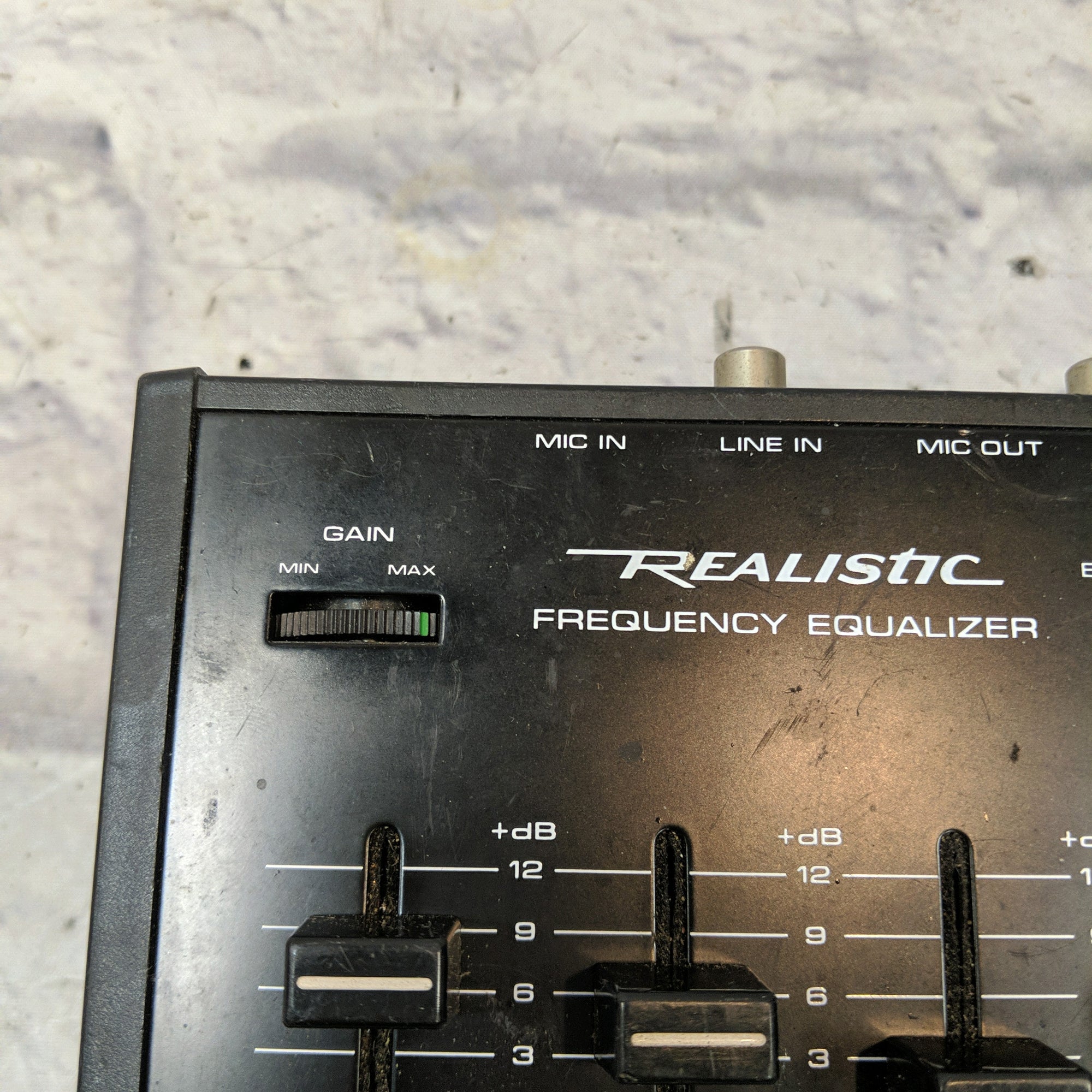 Realistic 32-1115 Frequency Equalizer