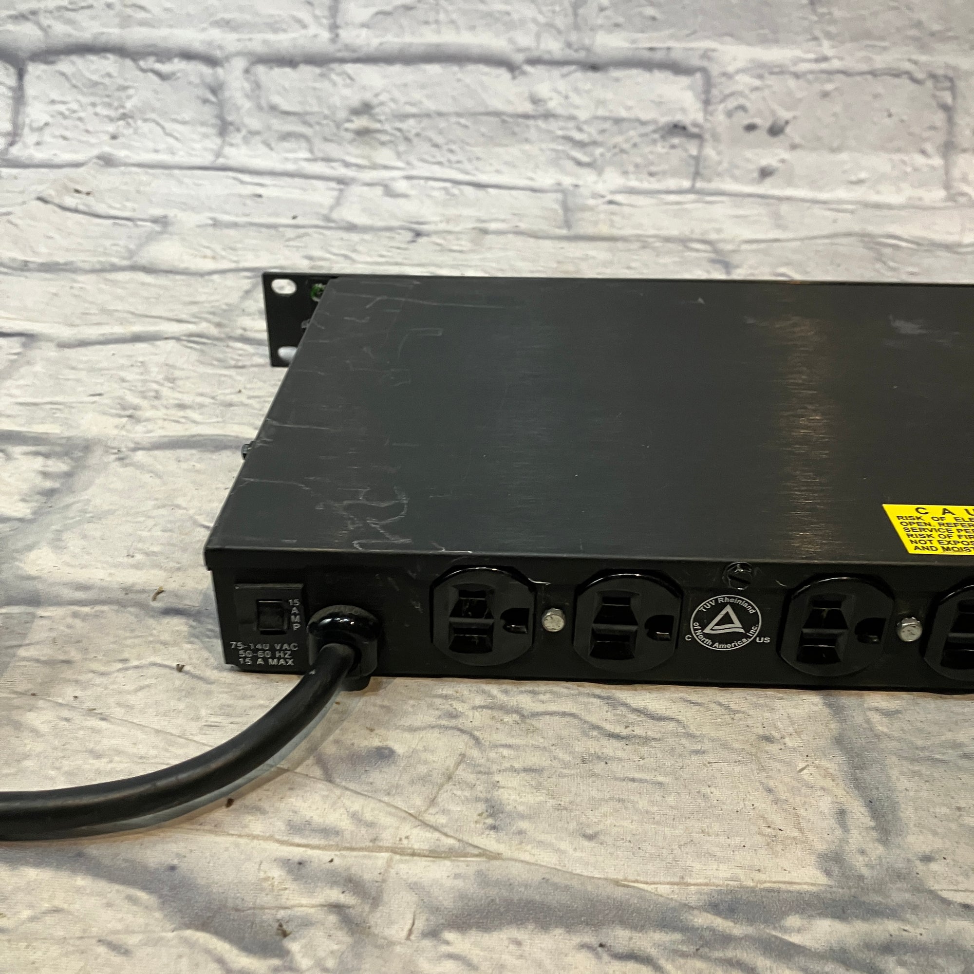 Furman Ar-1215 Power Conditioner / Voltage Regulator Power Conditioner