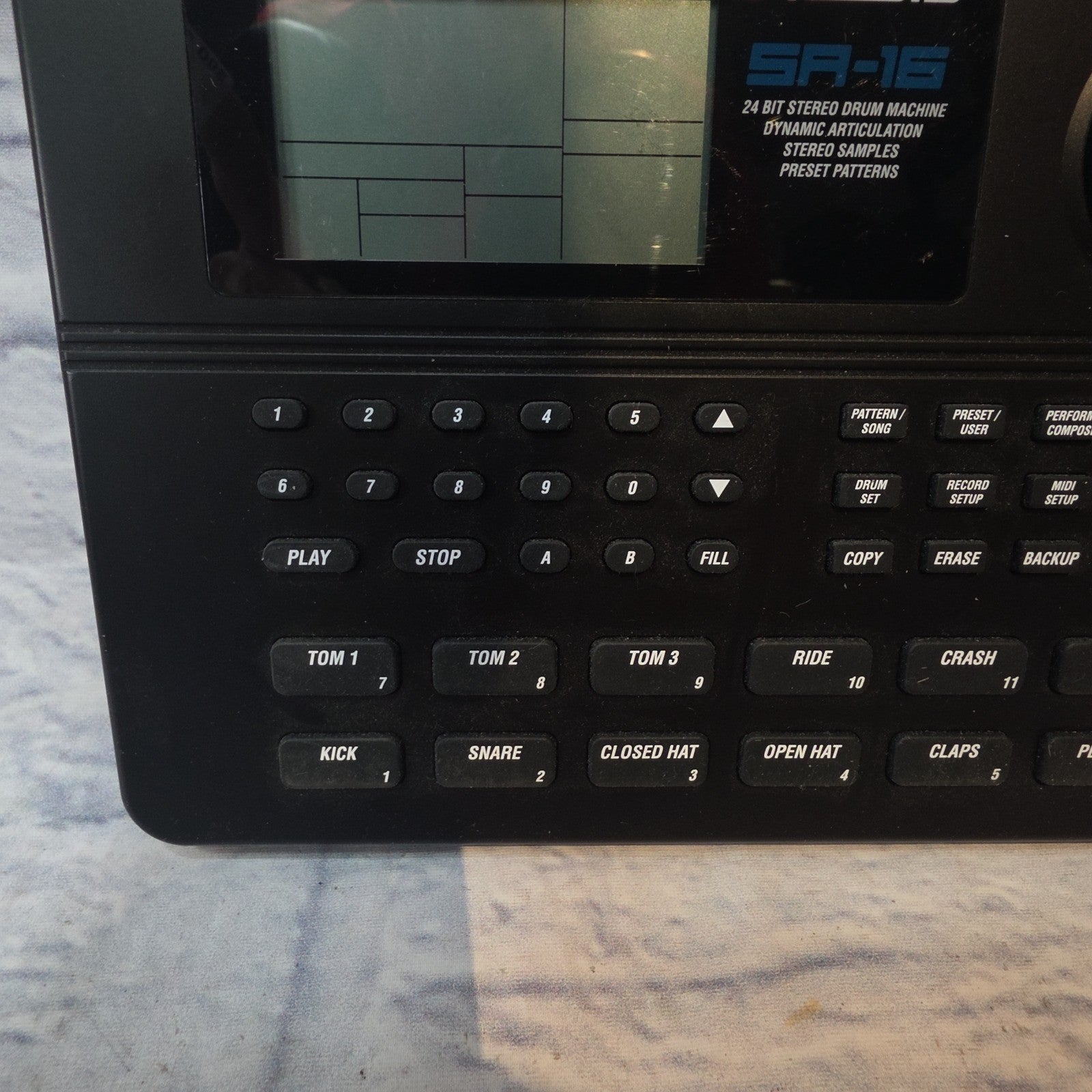 Alesis SR-16 Drum Machine Electric Drum Machine