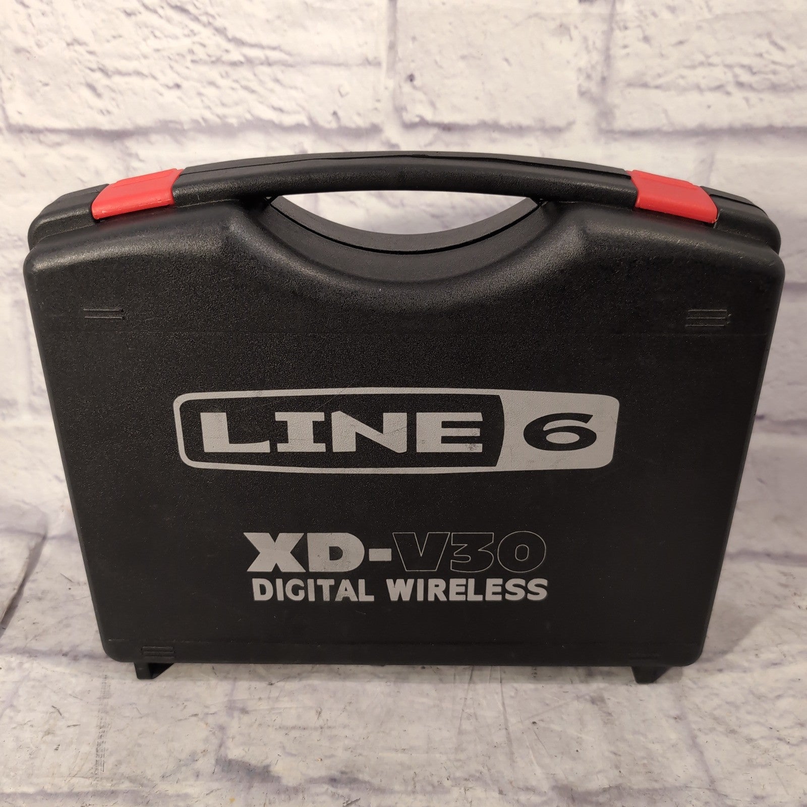 Line 6 XD-V30 Wireless Microphone System