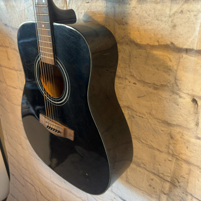 Yamaha F335 Acoustic Guitar